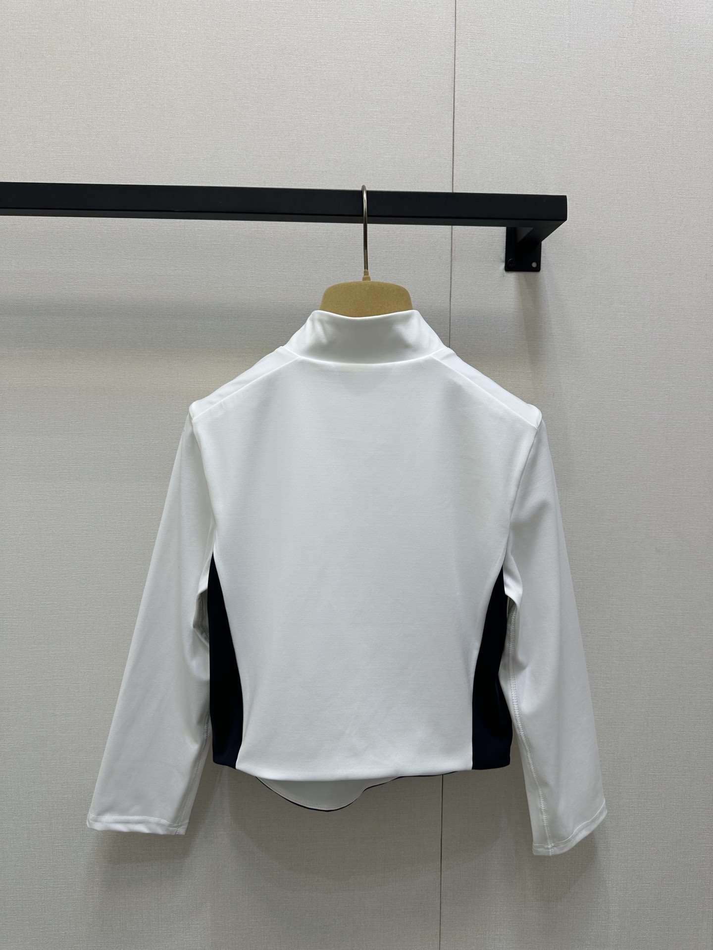 miumiu 미우미우 반 하프 집업 긴팔 상의 의류