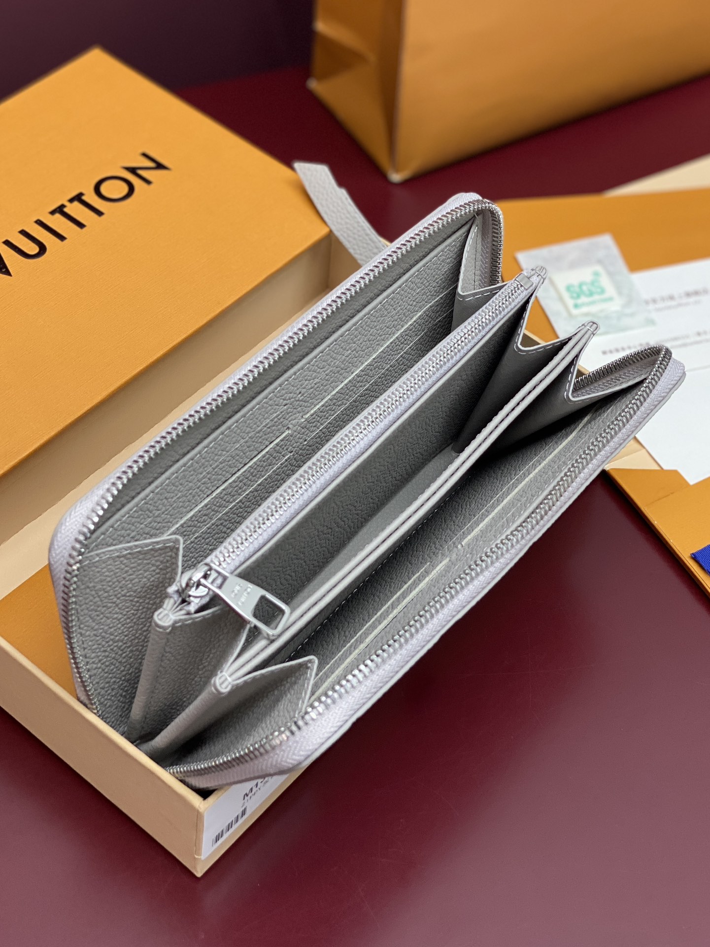 LV 루이비통 M13825 Zippy 지퍼 지갑