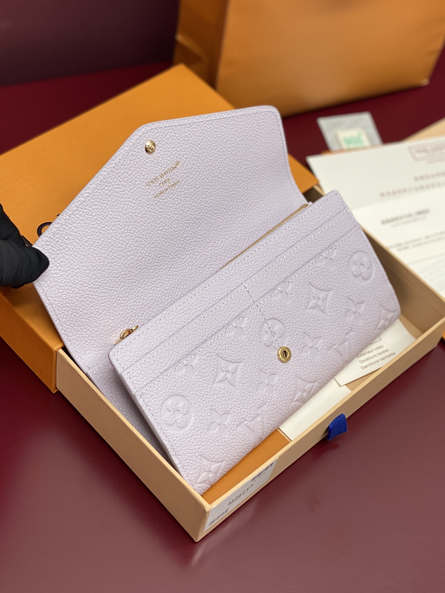 LV 루이비통 M25713 Sarah 지갑