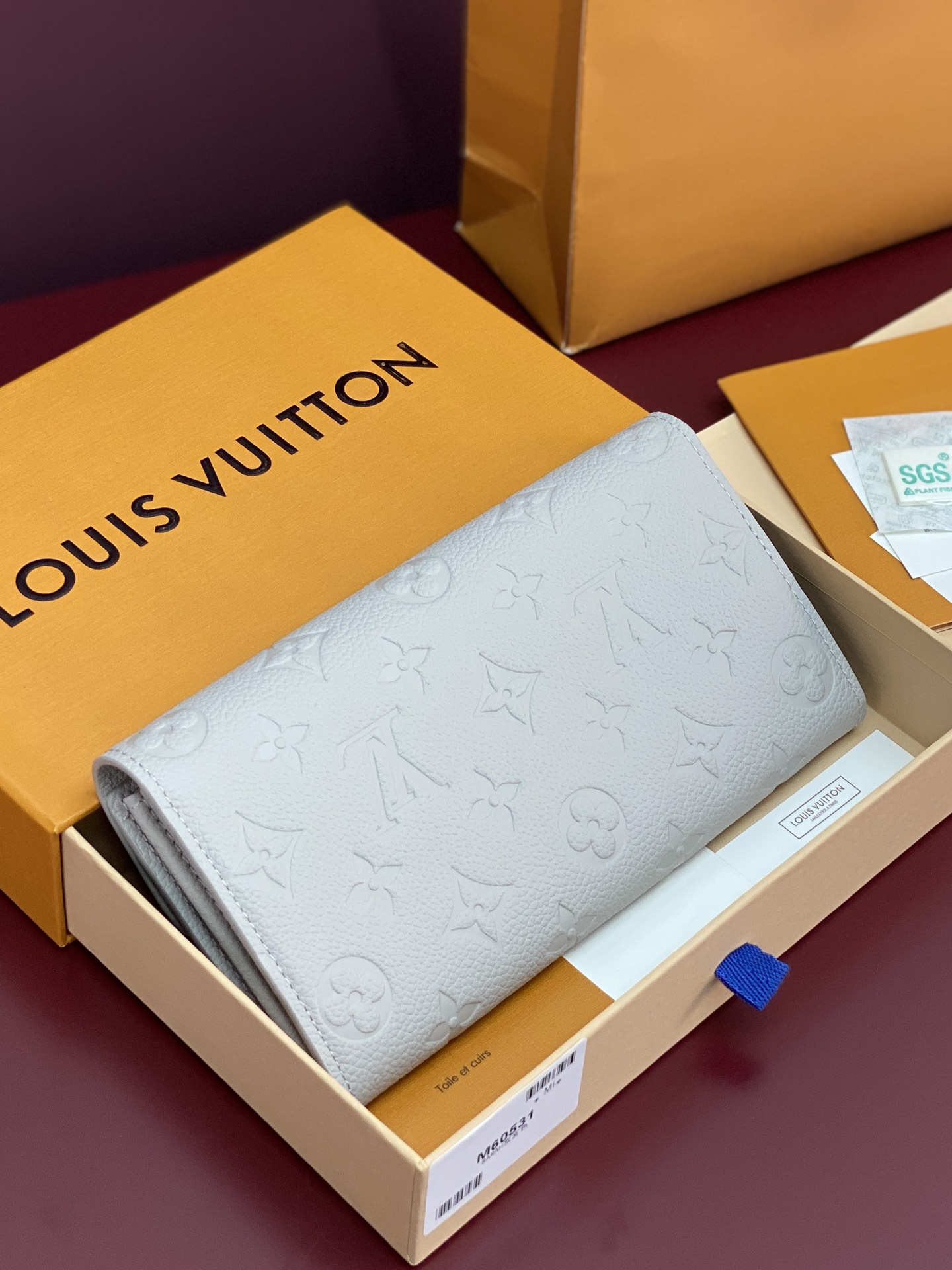 LV 루이비통 M60531 Sarah 지갑