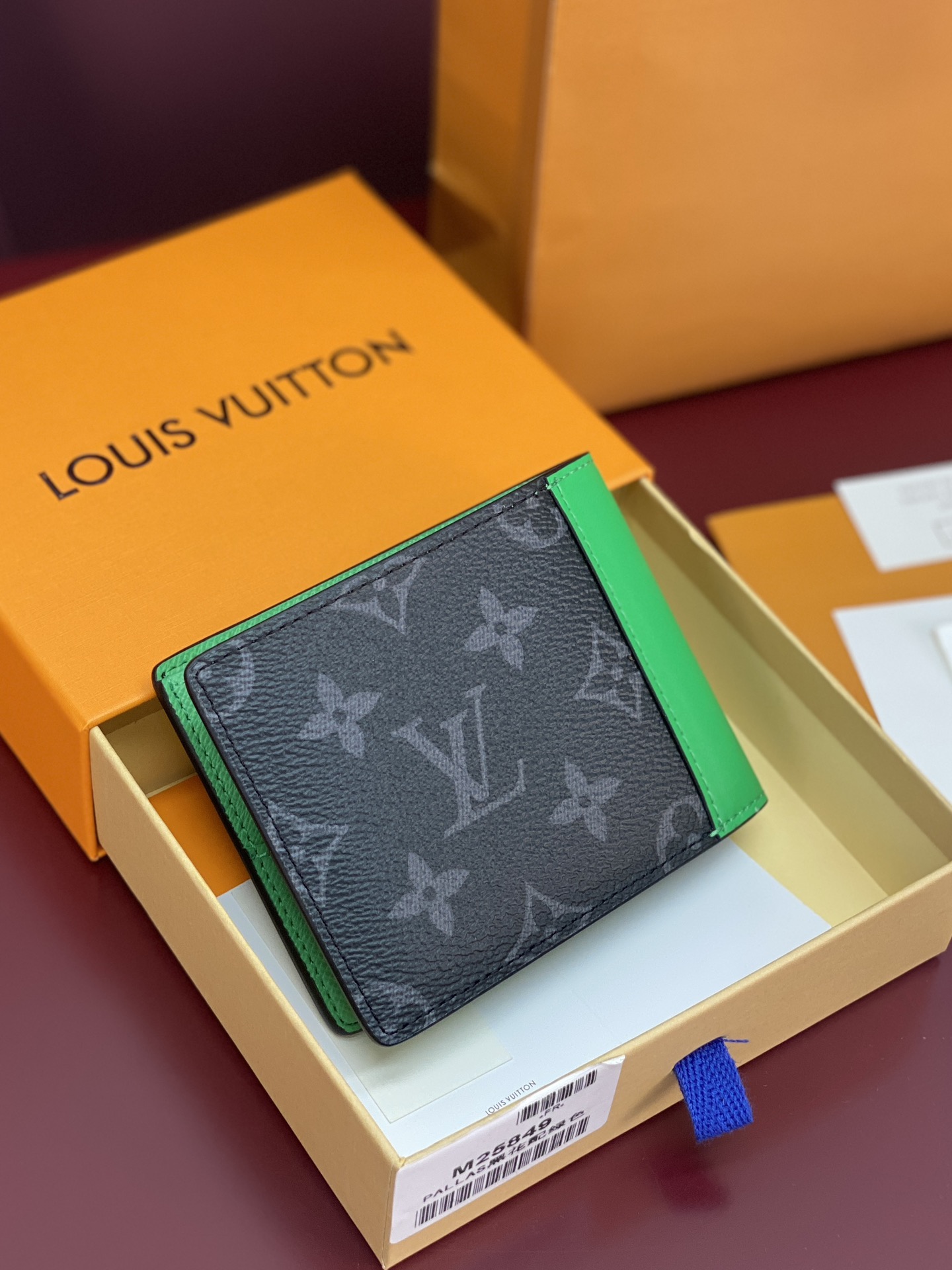 LV 루이비통 M25849 Multiple 지갑