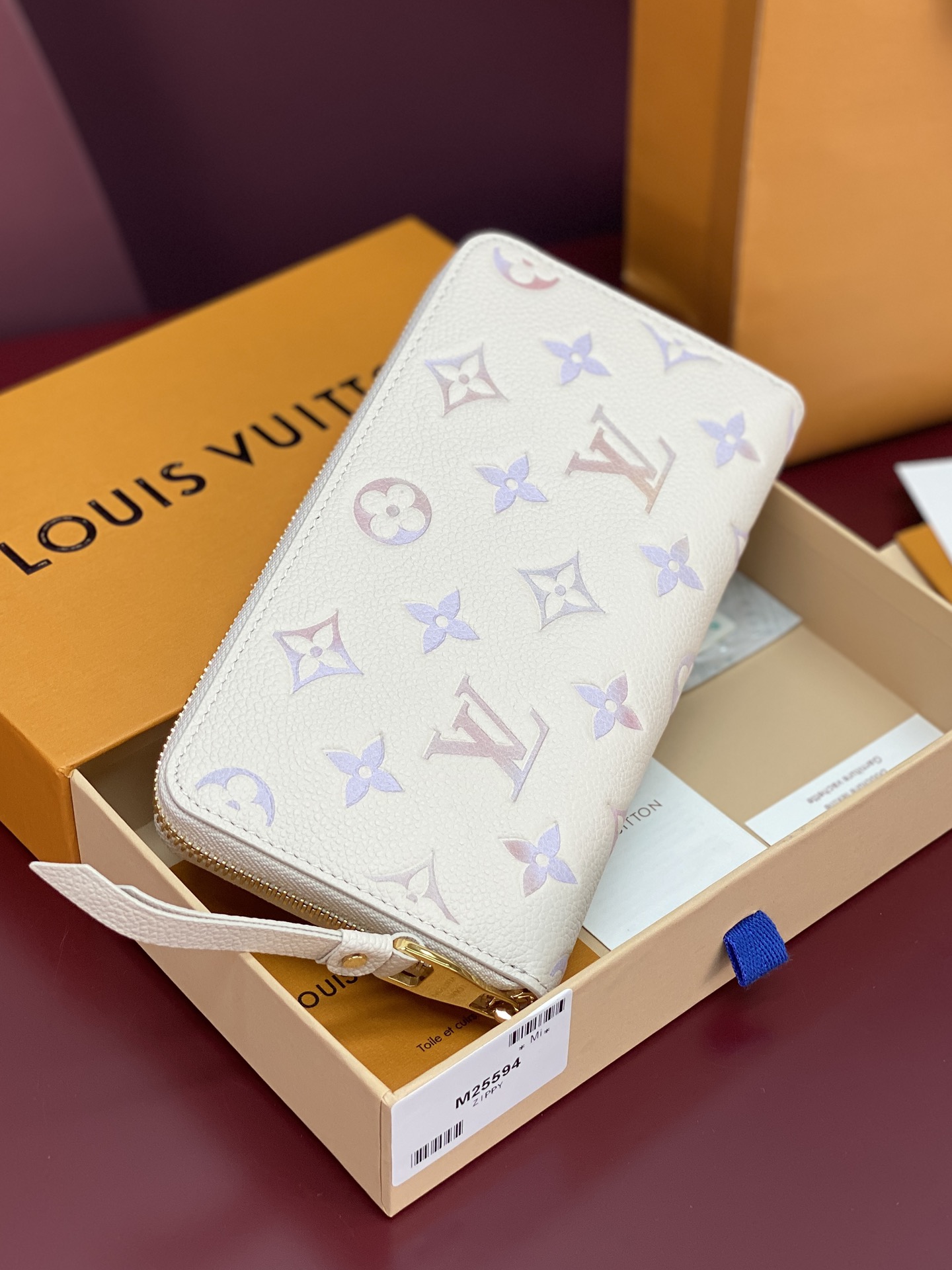 LV 루이비통 M25594 지퍼 지갑