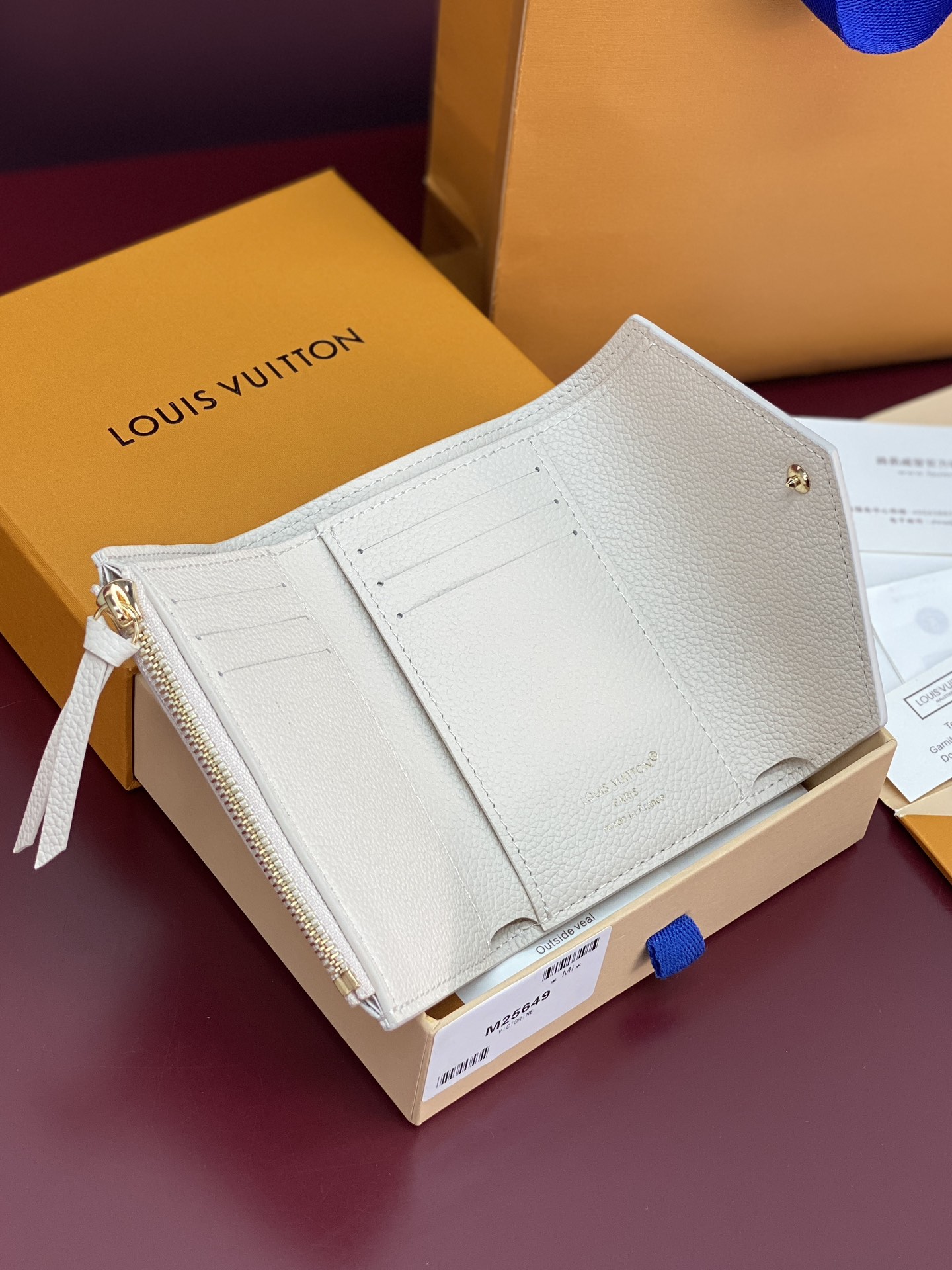 LV 루이비통 M25649 Victorine 지갑