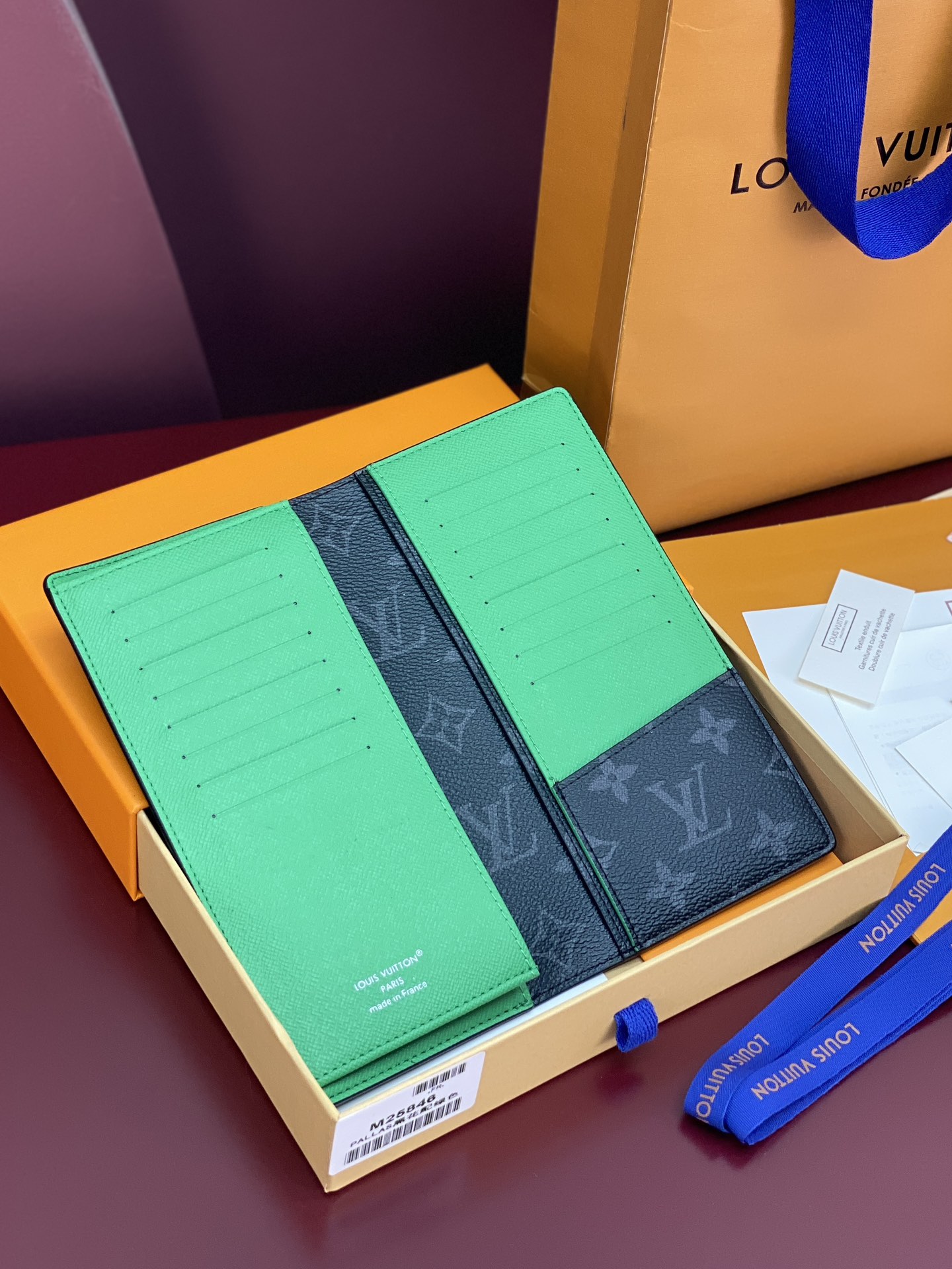 LV 루이비통 M25846 Brazza 지갑