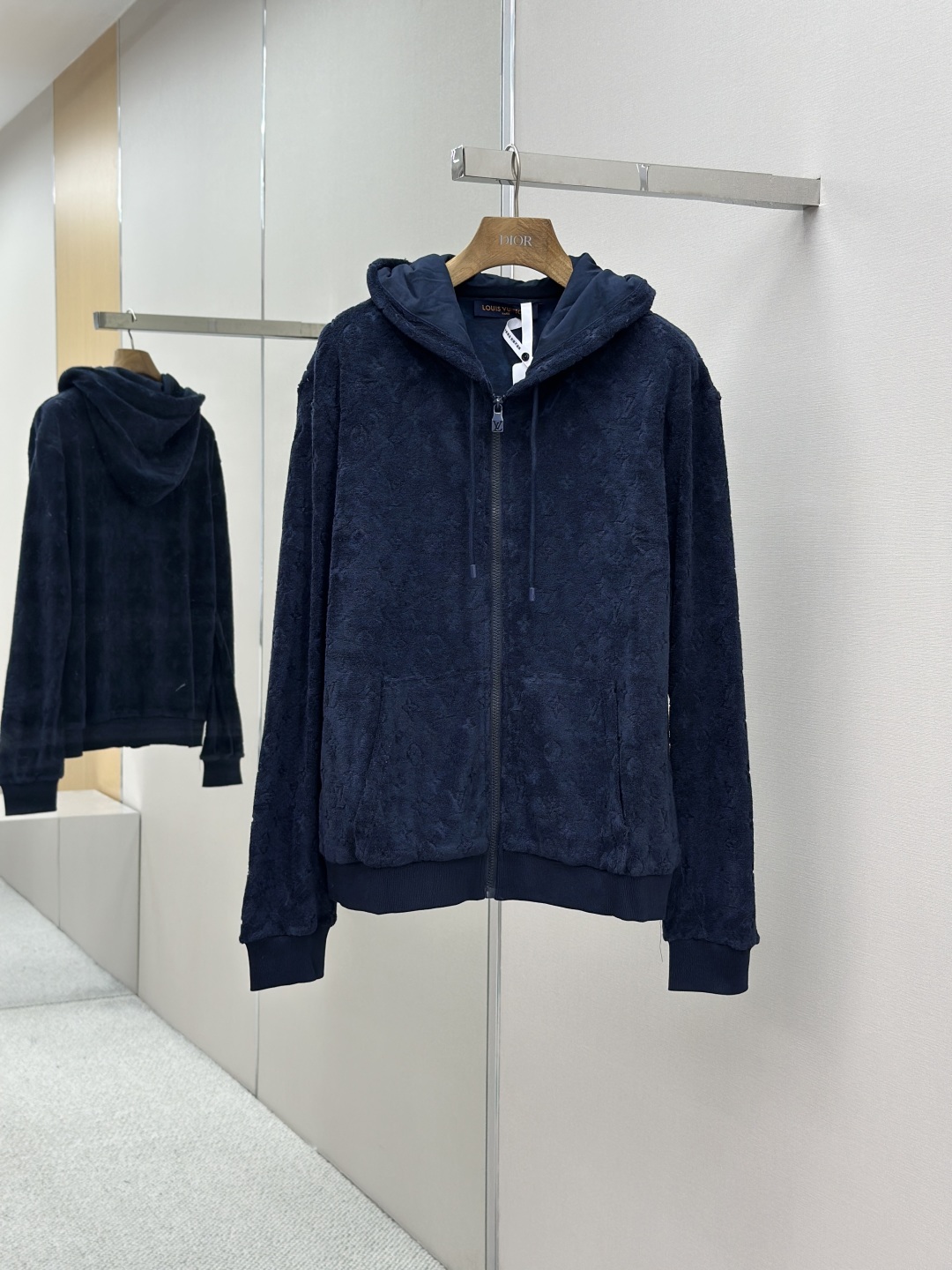 LV LOUIS VUITTON 루이비통 음각 모노그램 후드 집업 자켓 의류