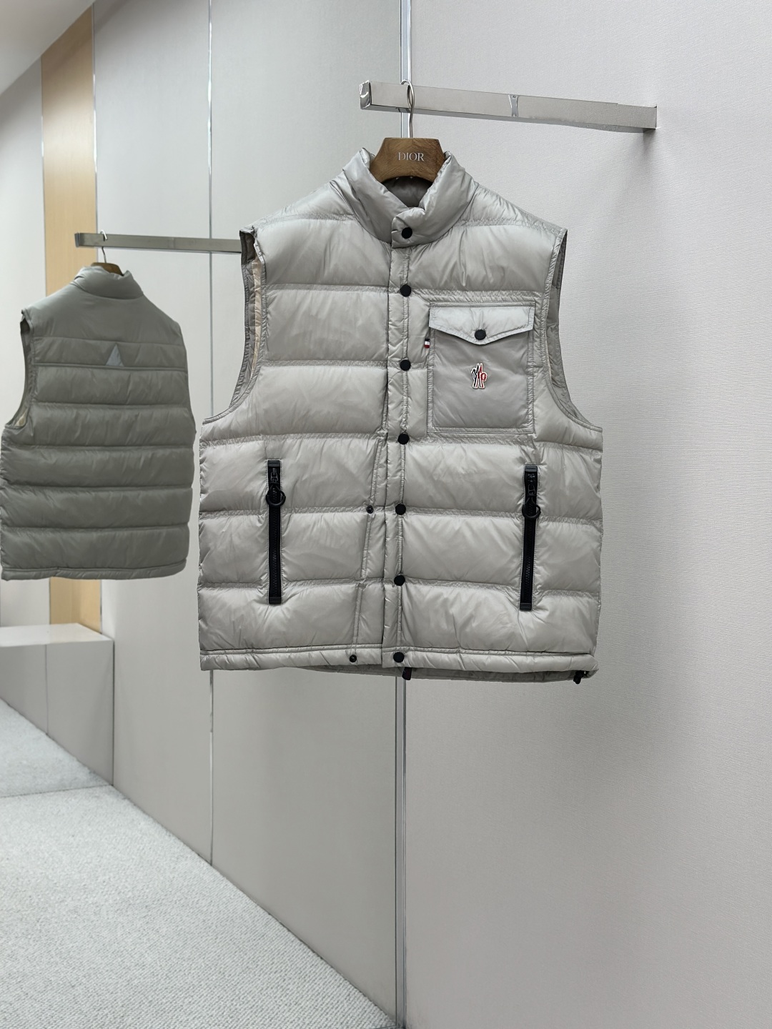 MONCLER 몽클레어 몽클레르 리플렉티브 로고 다운 베스트 패딩 조끼 의류