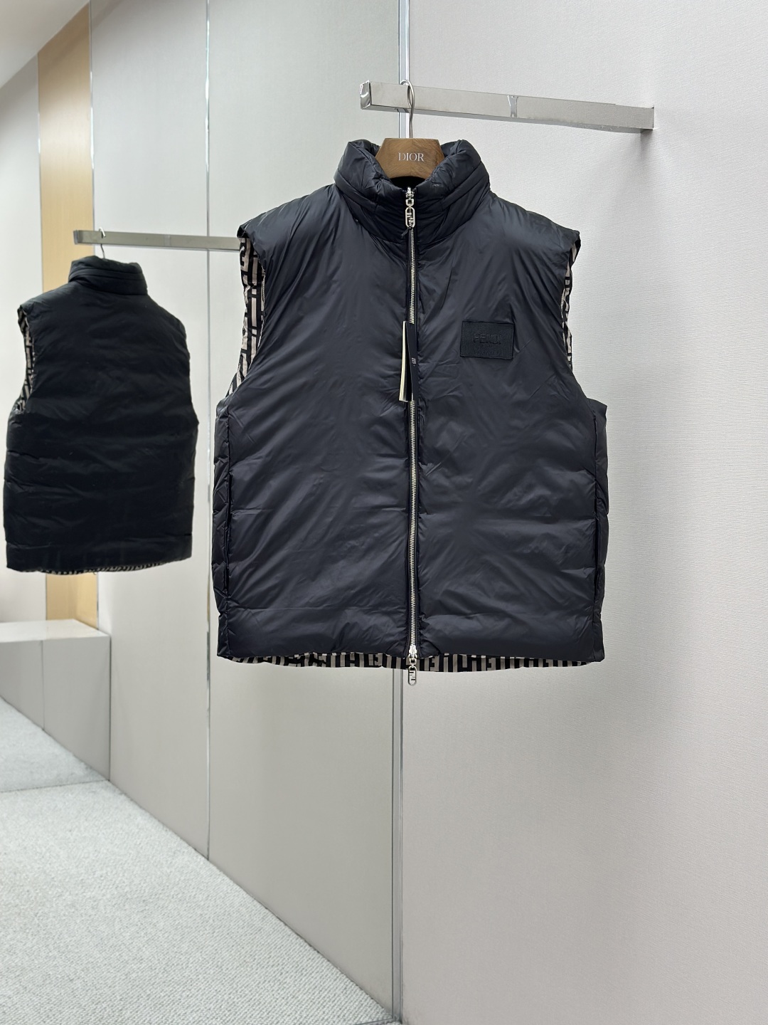 FENDI 펜디 리버서블 다운 베스트 패딩 조끼 의류