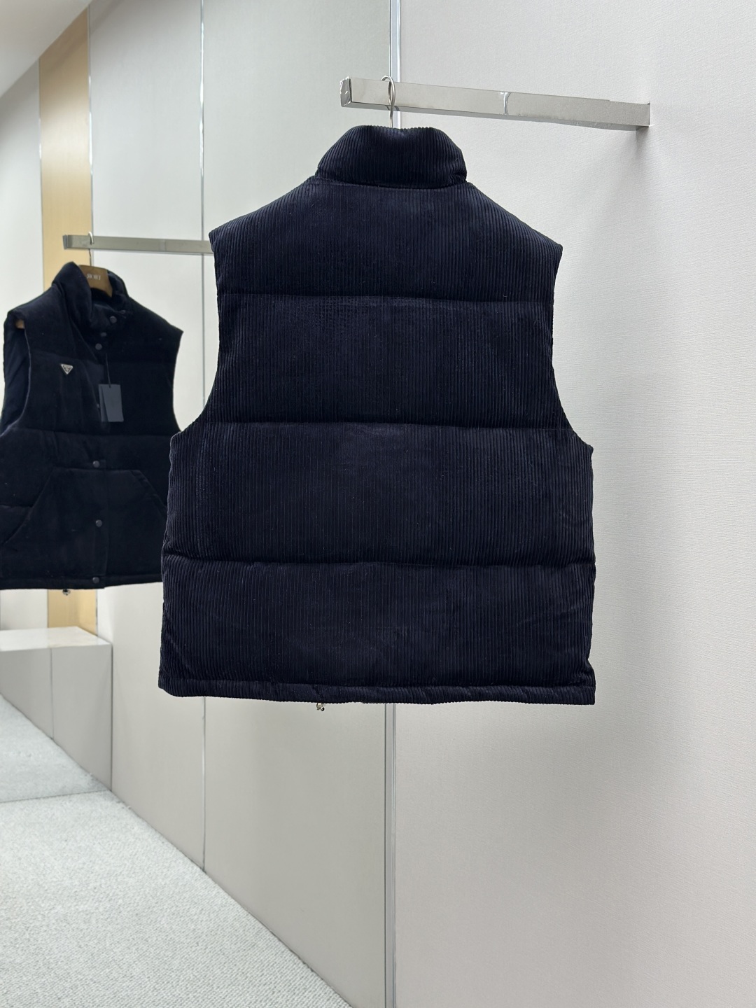 PRADA 프라다 코듀로이 다운 베스트 패딩 조끼 의류