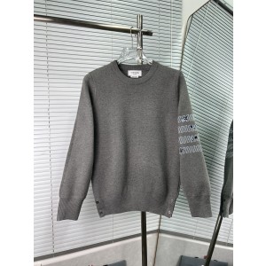 THOM BROWNE TB 톰브라운 자수 4선 긴팔 니트 의류