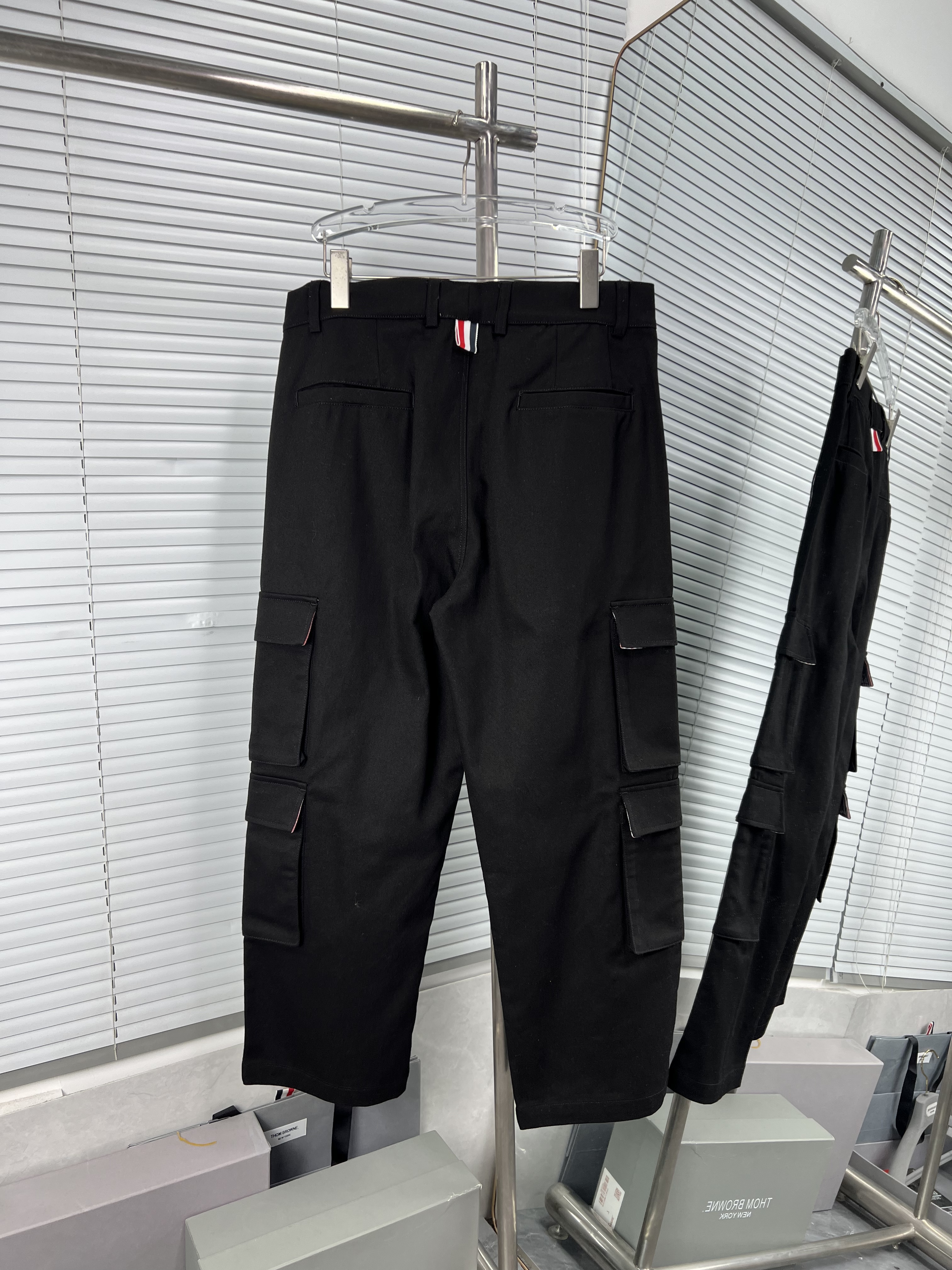 THOM BROWNE TB 톰브라운 워시드 코튼 카고 팬츠 바지 의류
