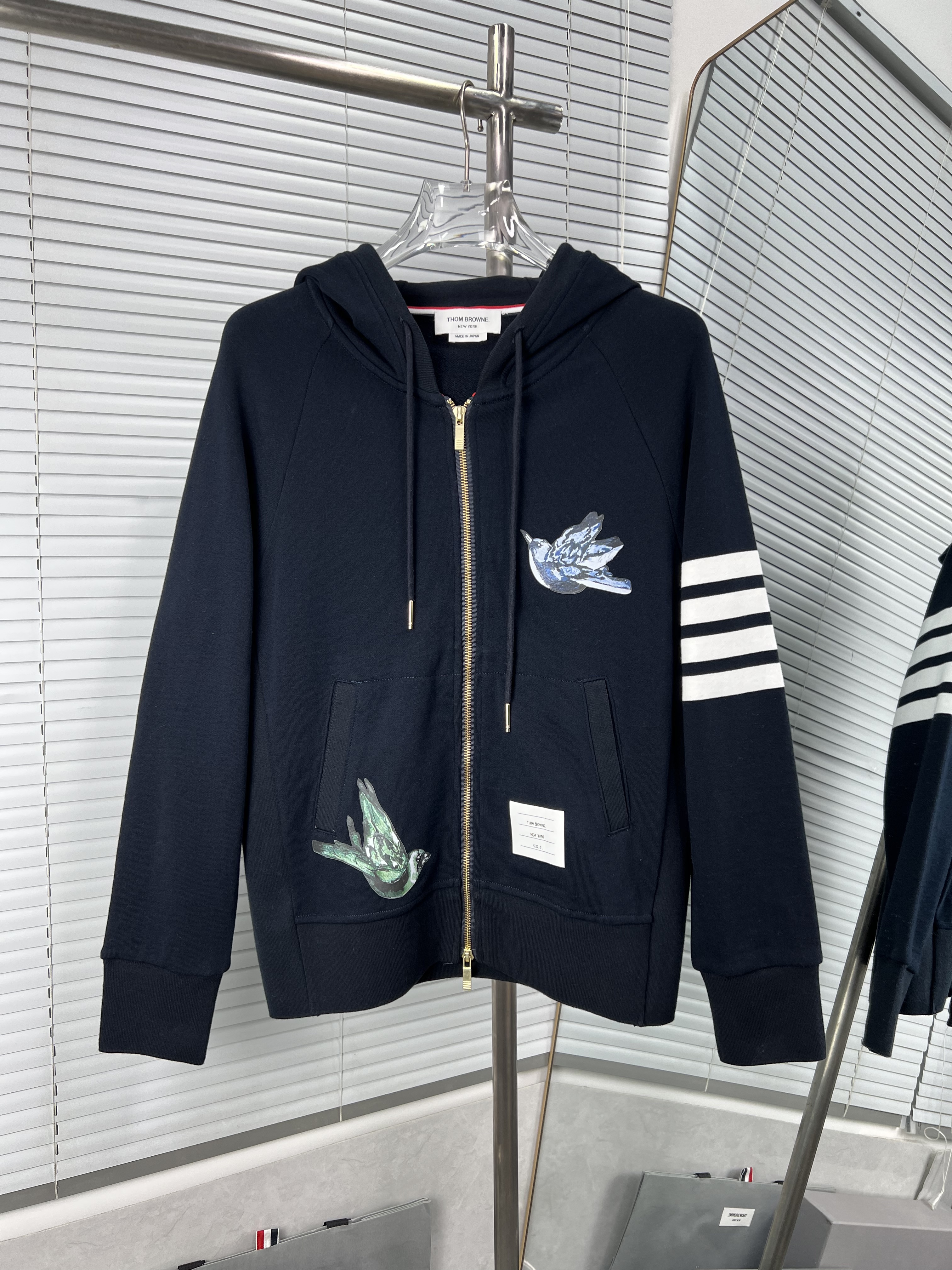 THOM BROWNE TB 톰브라운 자수 후드 집업 자켓 의류