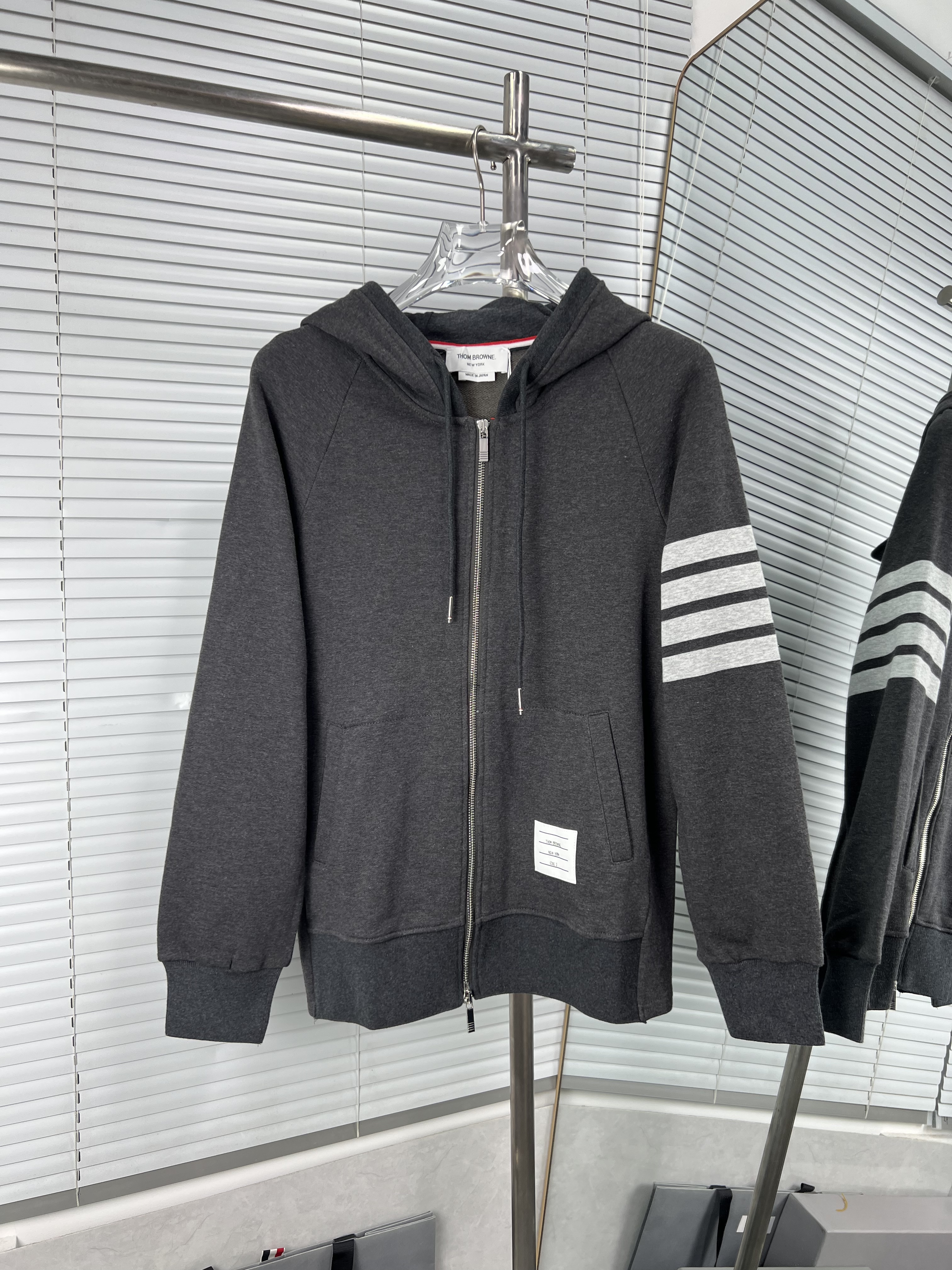 THOM BROWNE TB 톰브라운 후드 집업 자켓 재킷 의류