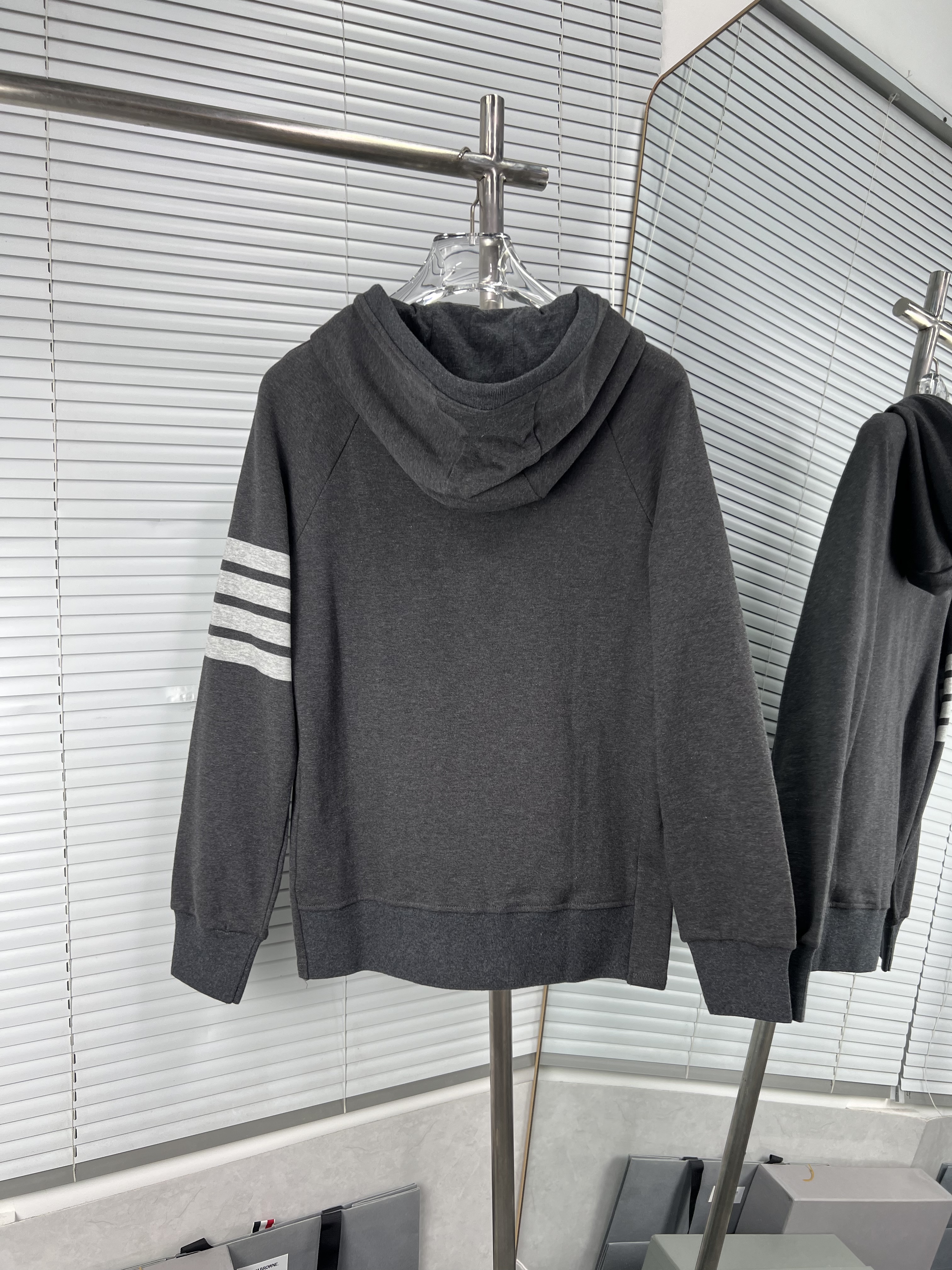 THOM BROWNE TB 톰브라운 후드 집업 자켓 재킷 의류