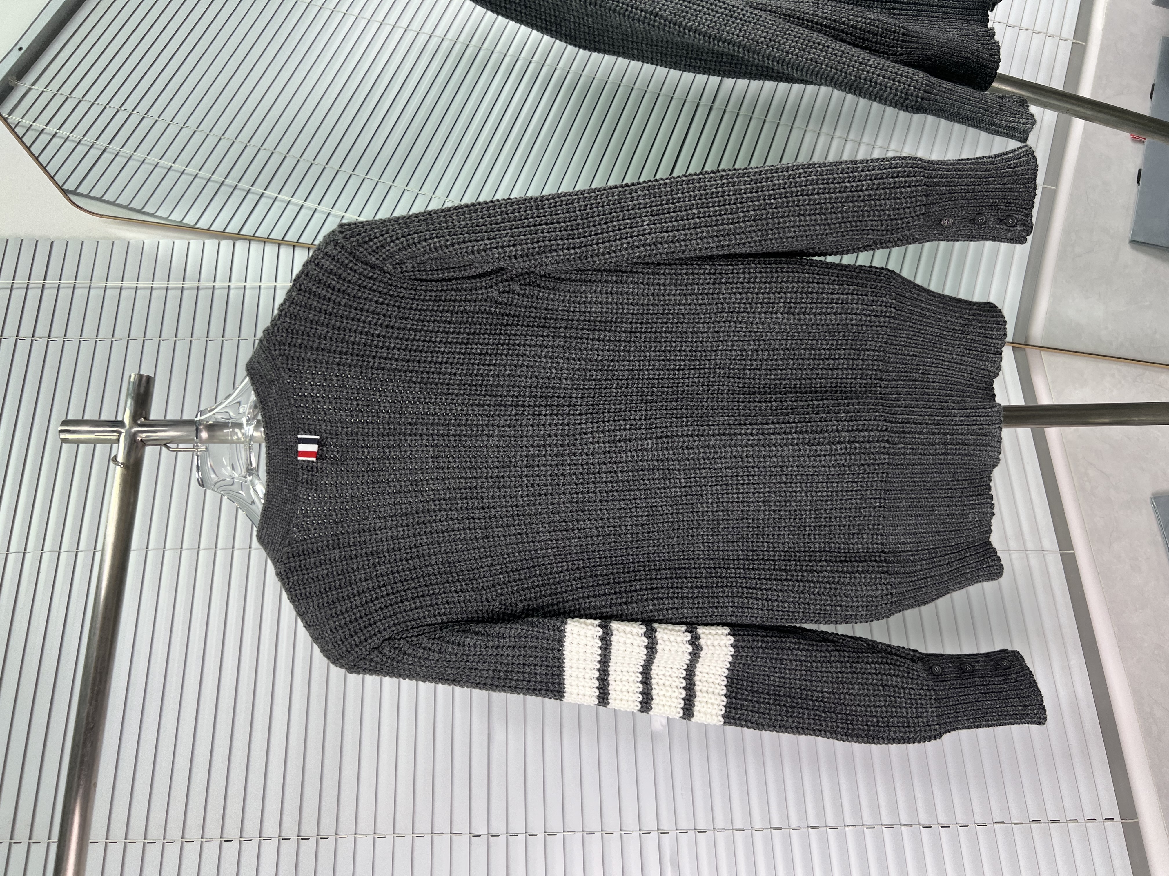 THOM BROWNE TB 톰브라운 굵은 니트 4줄무늬 가디건 자켓 의류