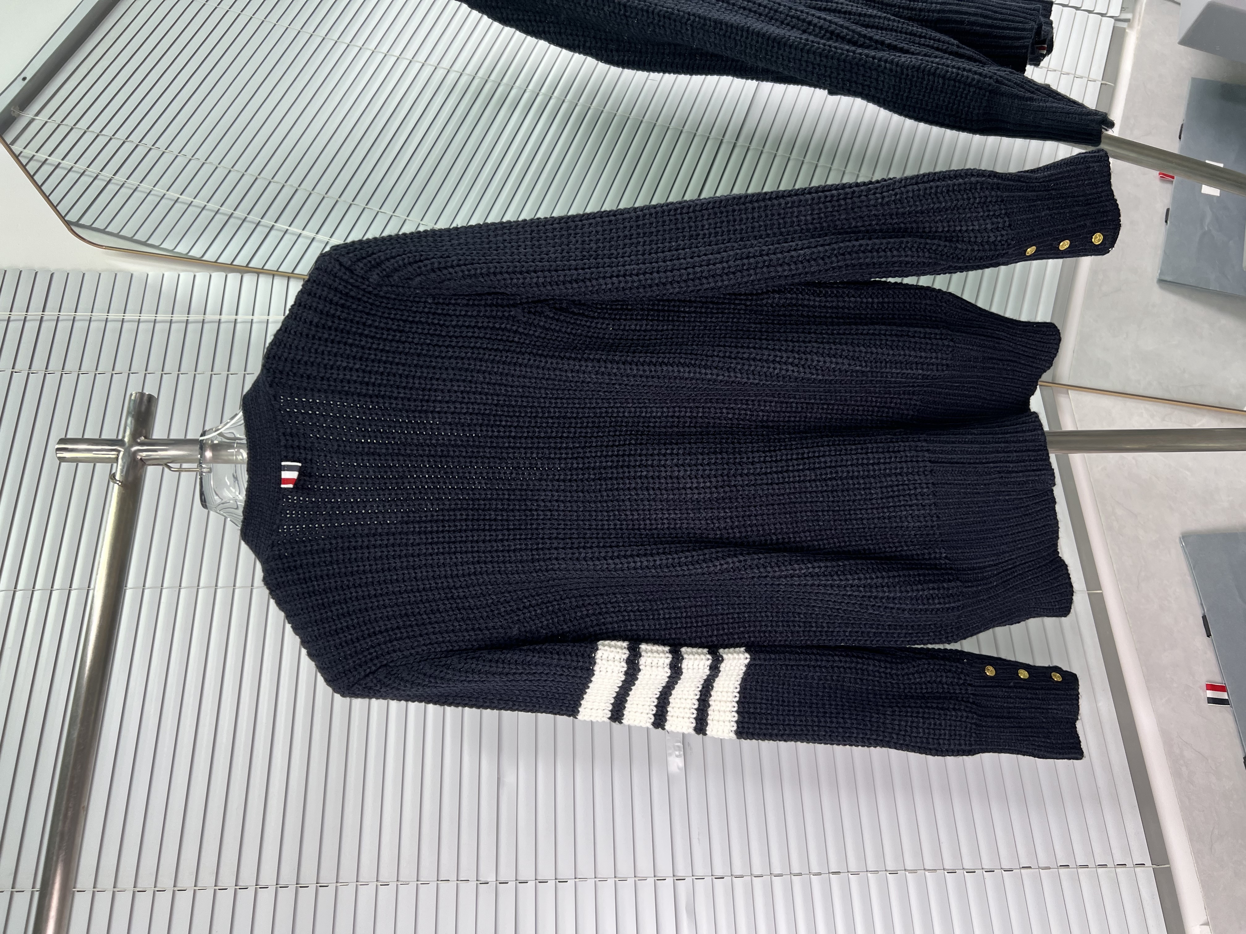 THOM BROWNE TB 톰브라운 굵은 니트 4줄무늬 가디건 자켓 의류