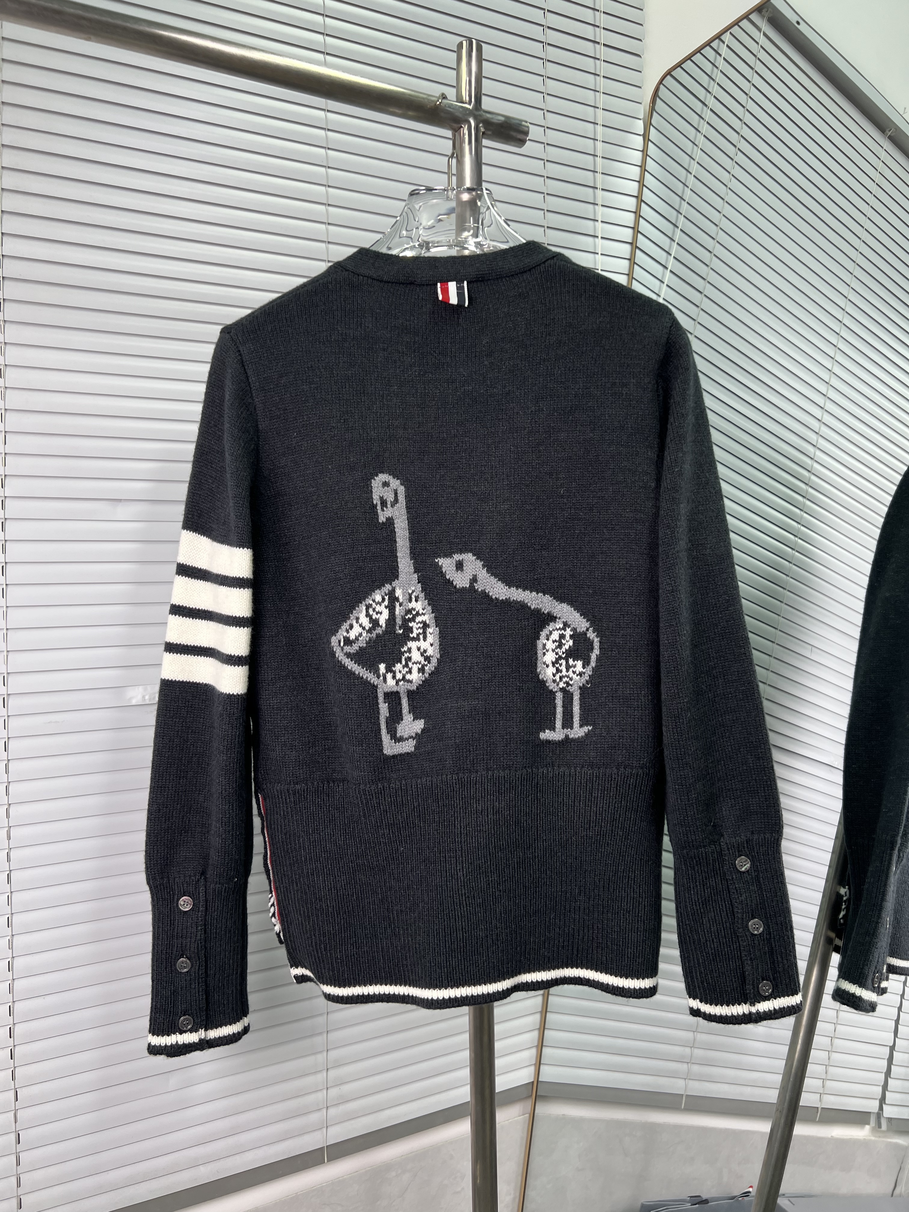 Thom Browne 톰브라운 거위 인타르시아 울 V넥 여성 가디건 의류