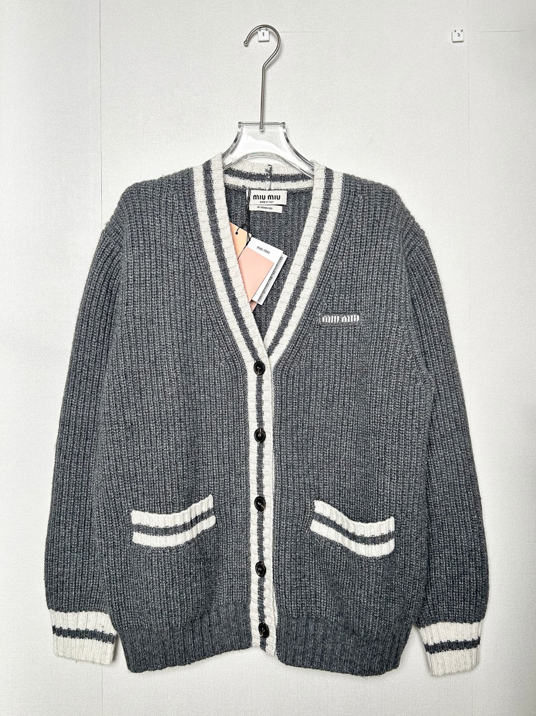 MIUMIU 미우미우 아카데미풍 V넥 컬러 블록 니트 가디건 의류