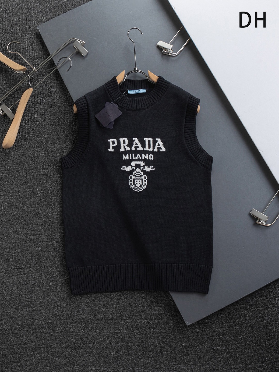 PRADA 프라다 니트 조끼 의류