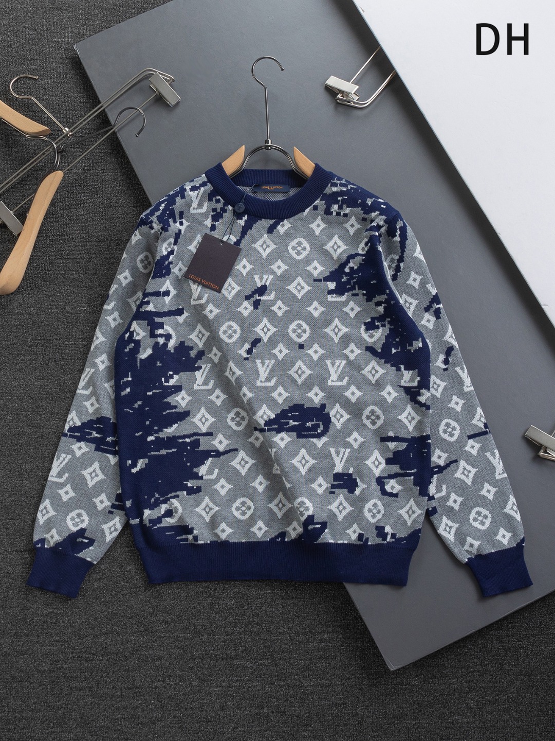 LOUIS VUITTON LV 루이비통 니트 의류