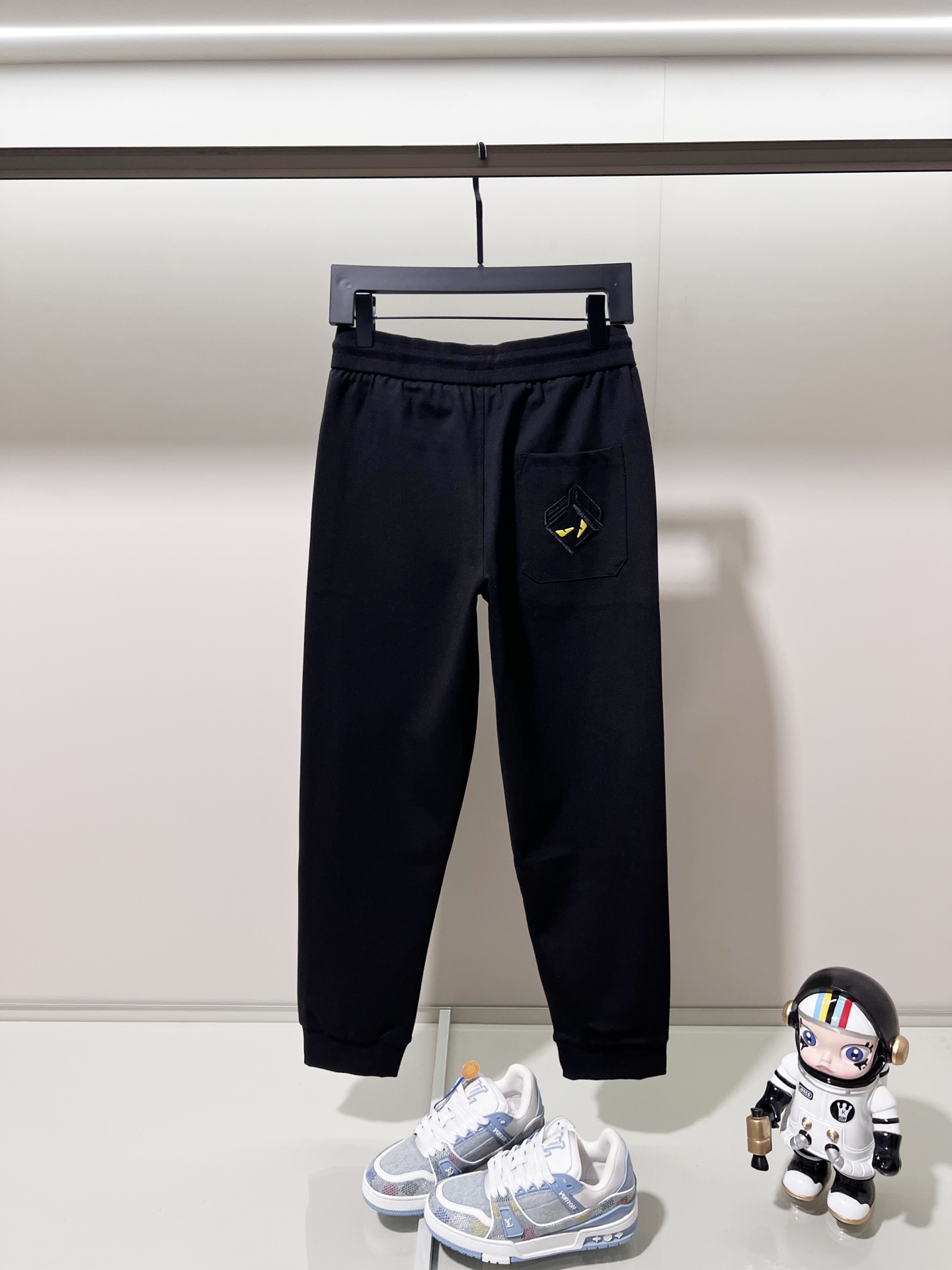 FENDI 펜디 미니몬스터 자수 조거 팬츠 바지 의류