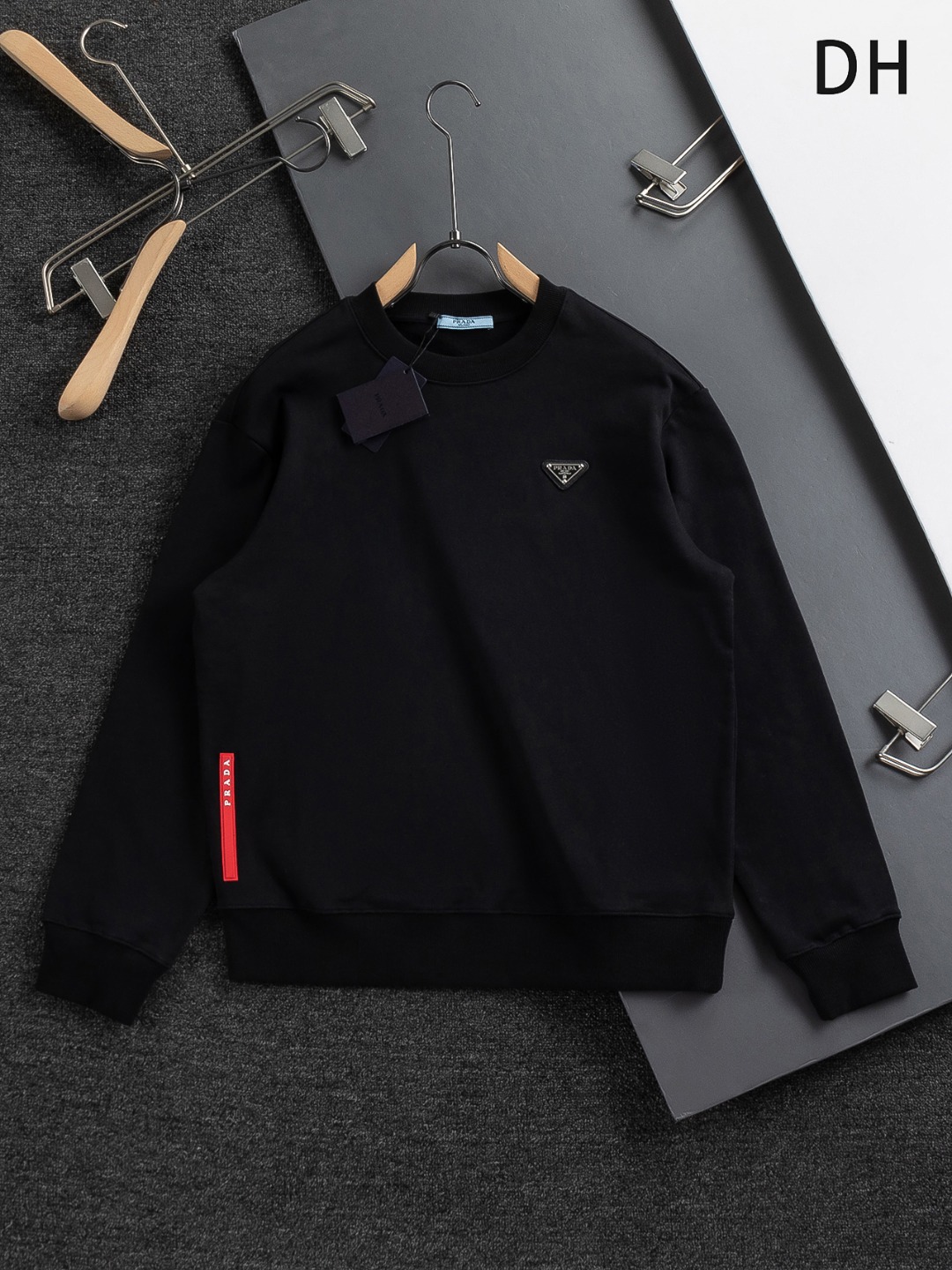 PRADA 삼각 로고 스웨트셔츠 맨투맨 티셔츠 의류