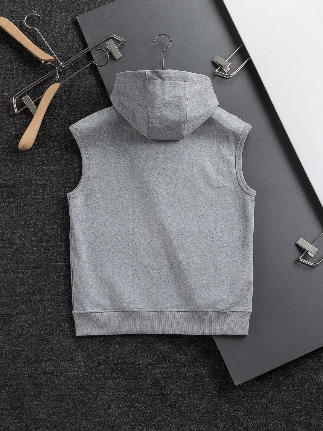 FENDI 펜디 후드 민소매 스웨트셔츠 조끼 의류