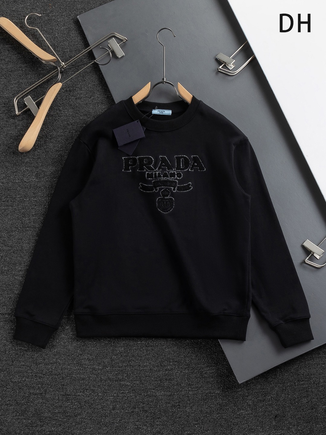 Prada 프라다 삼각 로고 맨투맨 티셔츠 의류