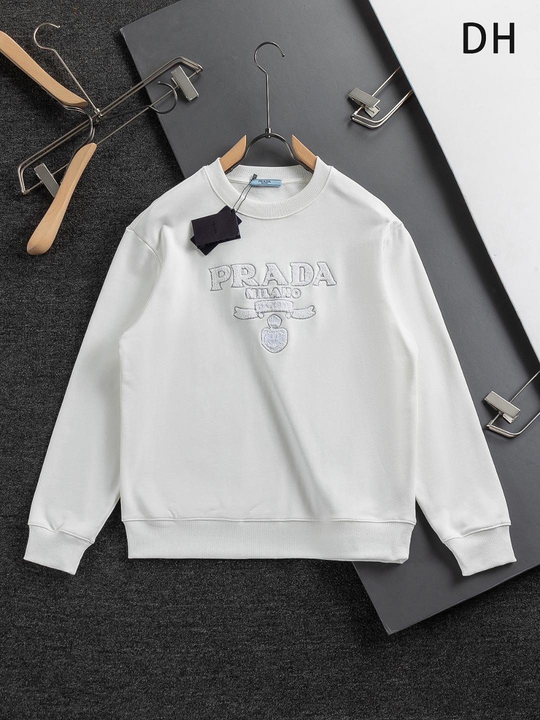 Prada 프라다 삼각 로고 맨투맨 티셔츠 의류