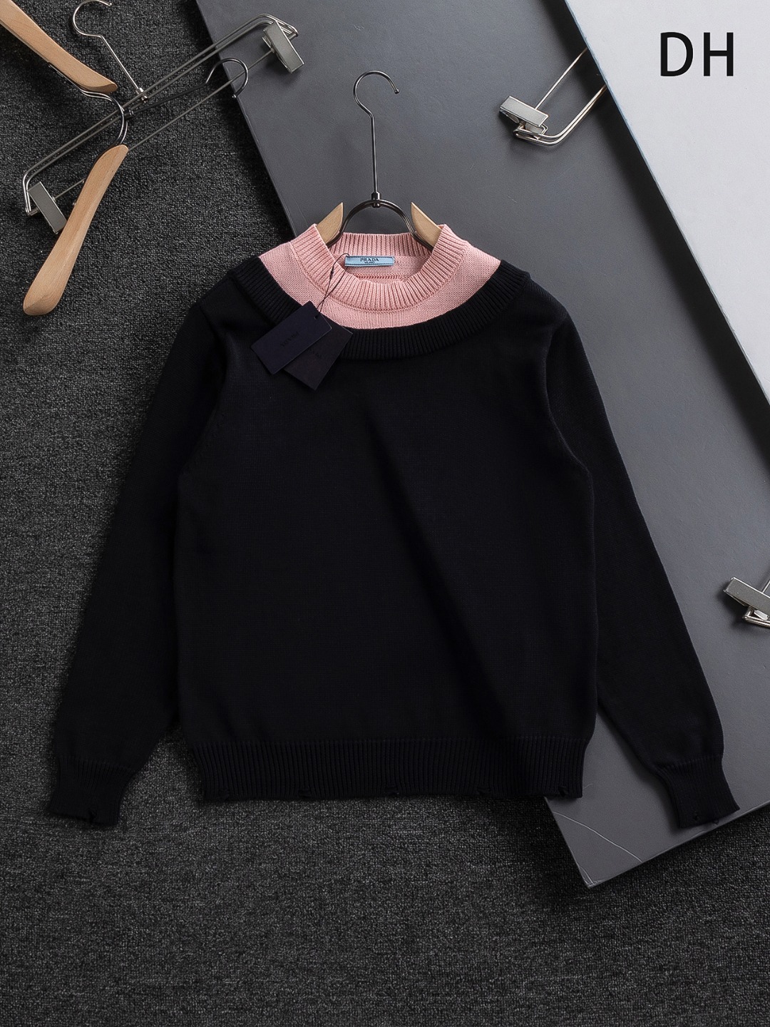 Prada 프라다 트라이앵글 로고 니트 의류