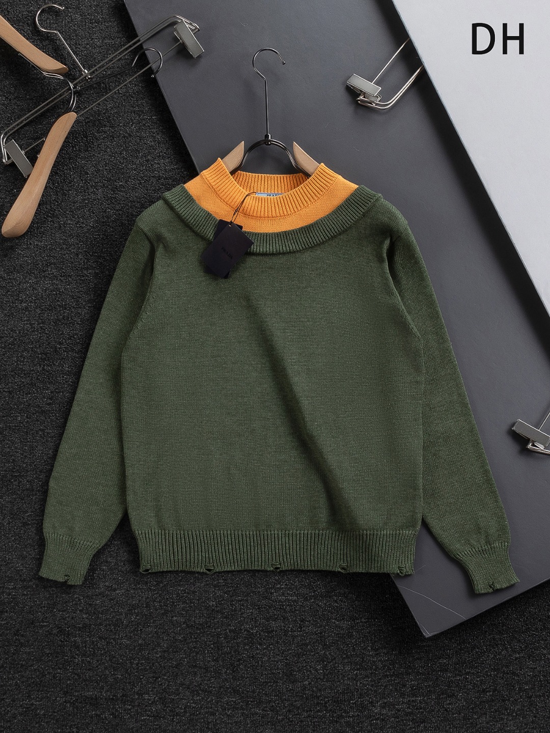 Prada 프라다 트라이앵글 로고 니트 의류