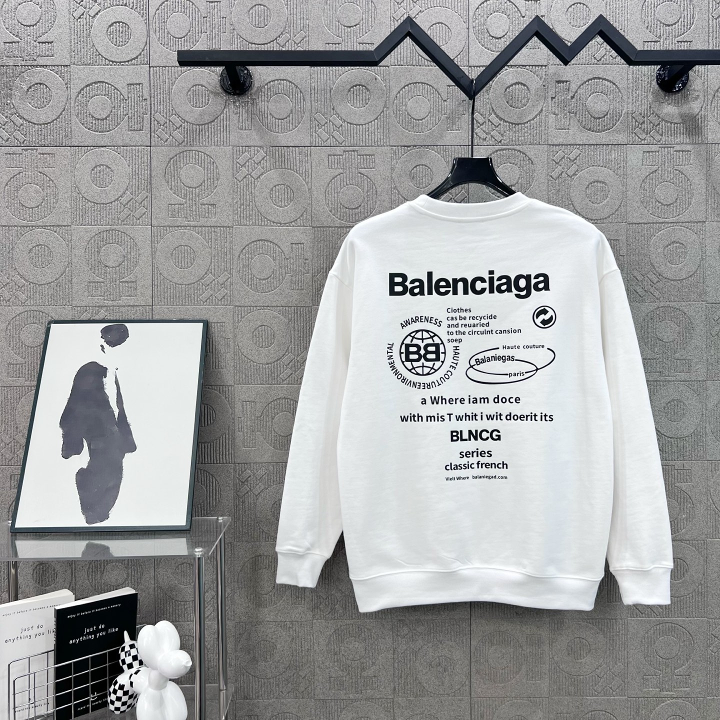 BALENCIAGA 발렌시아가 라운드넥 맨투맨 티셔츠 의류