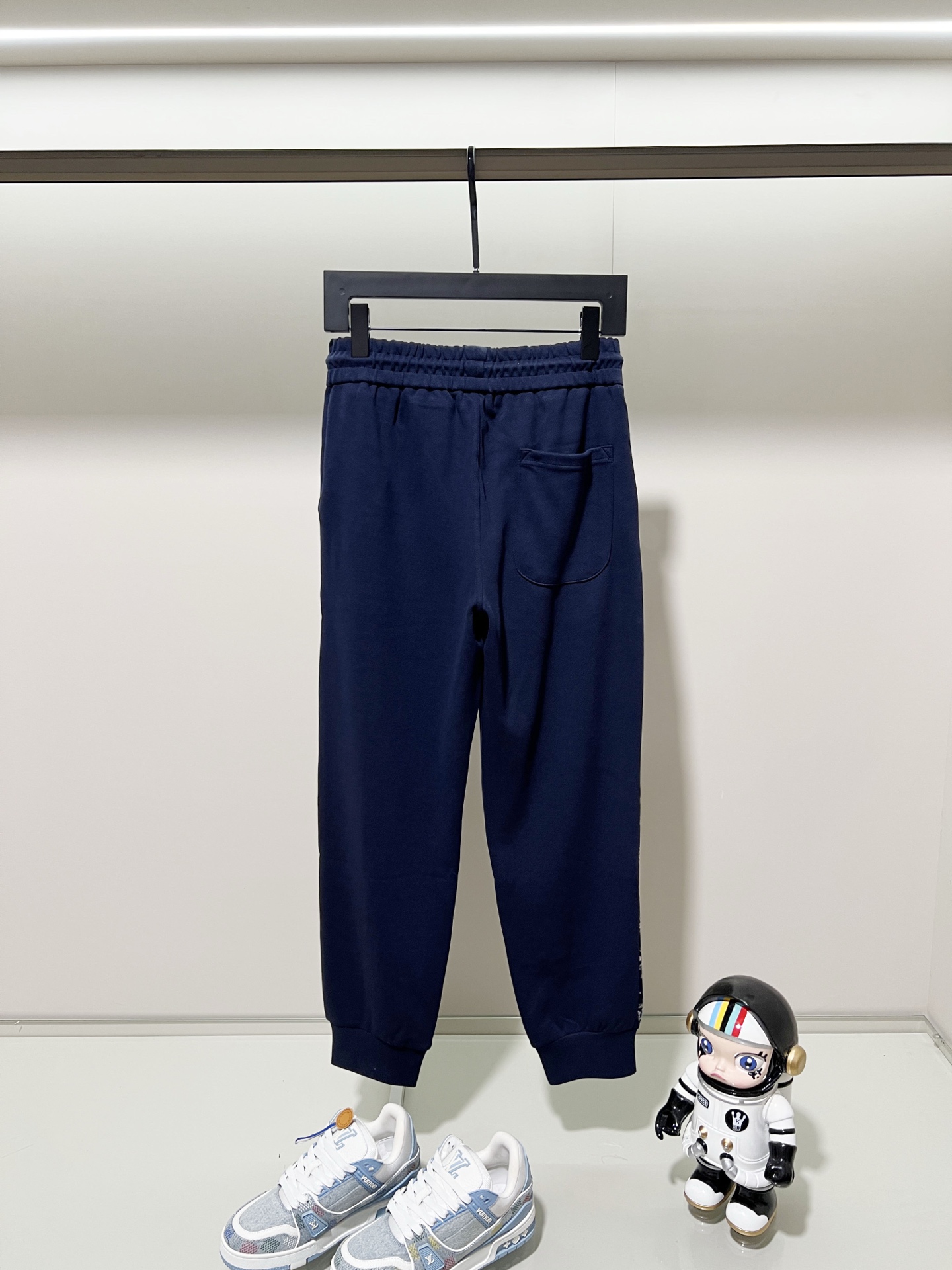 LOUIS VUITTON LV 루이비통 트레이닝 팬츠 바지 의류