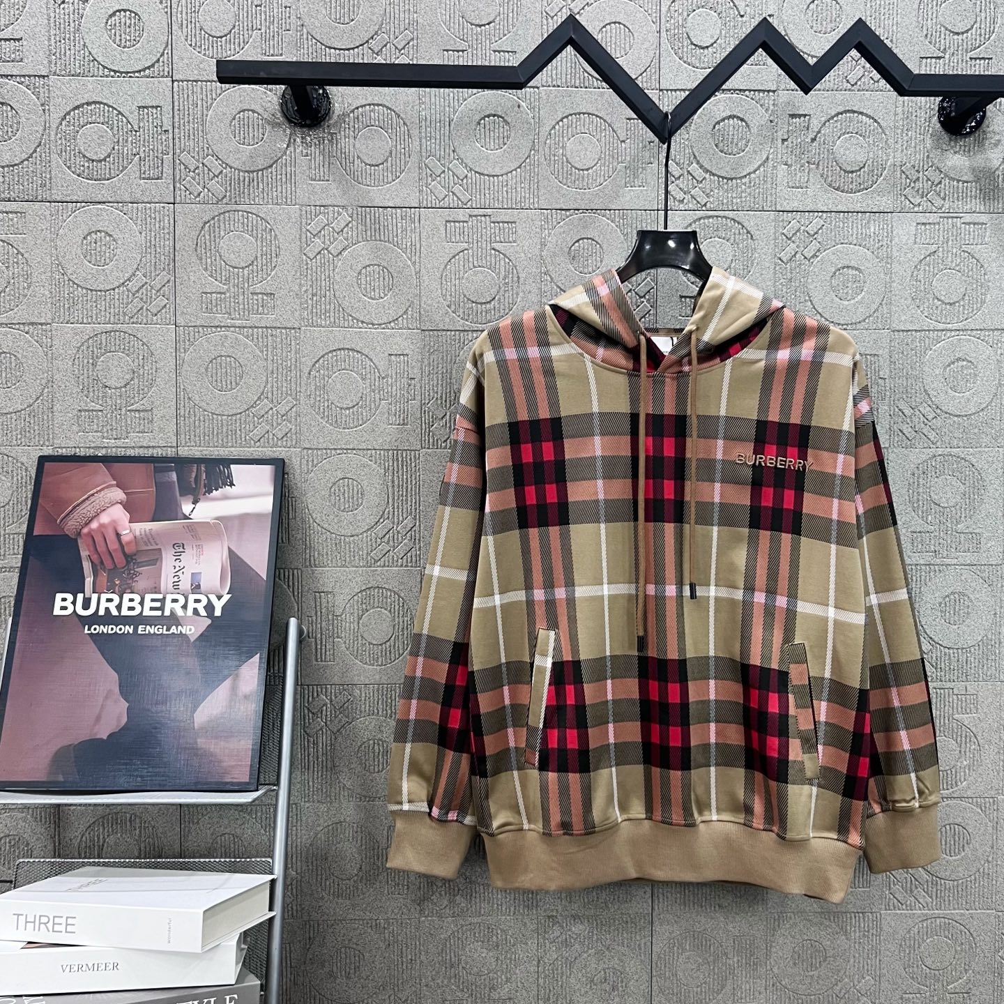 Burberry 버버리 체크 패턴 레터링 로고 스몰 라벨 자수 후드티 맨투맨 티셔츠 의류