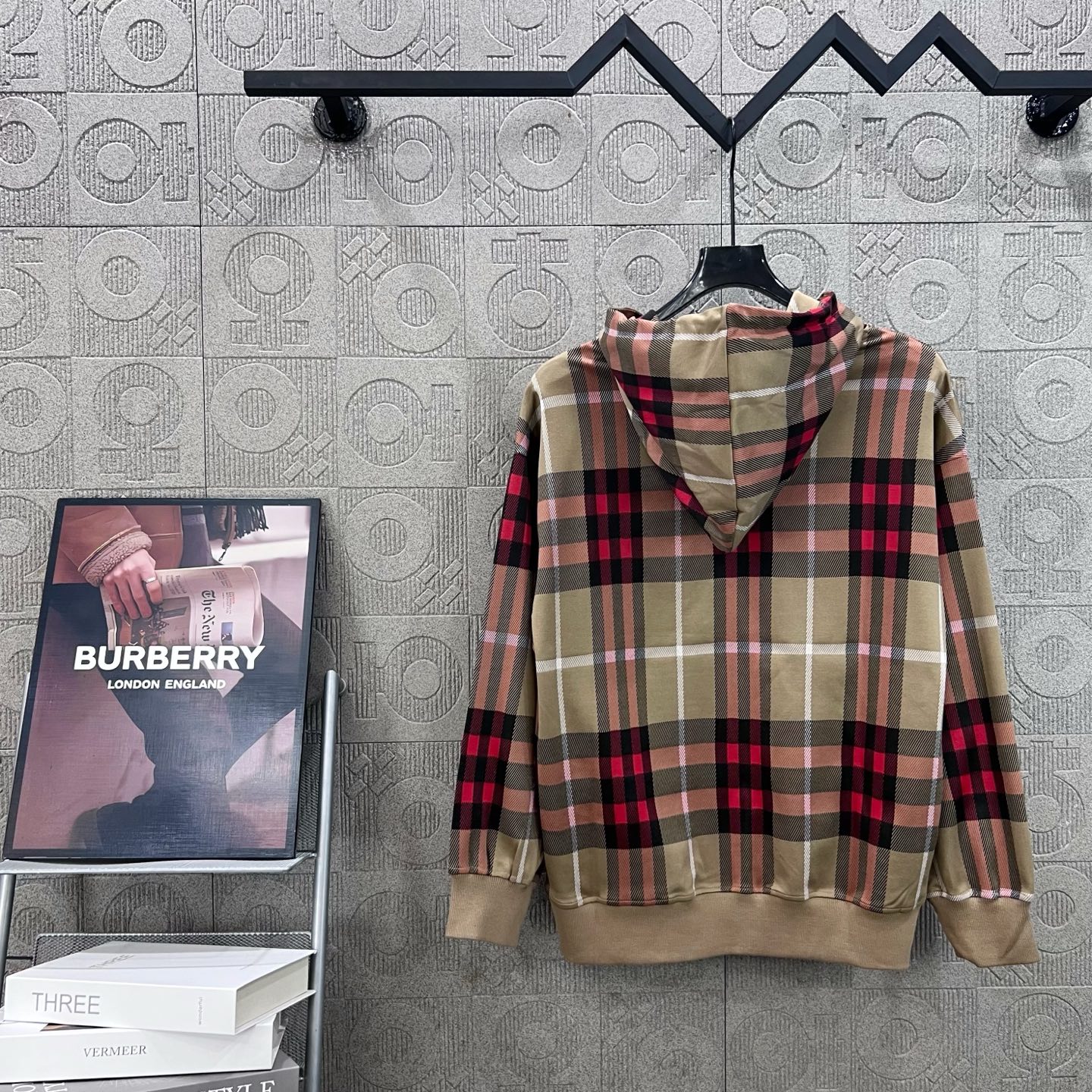 Burberry 버버리 체크 패턴 레터링 로고 스몰 라벨 자수 후드티 맨투맨 티셔츠 의류