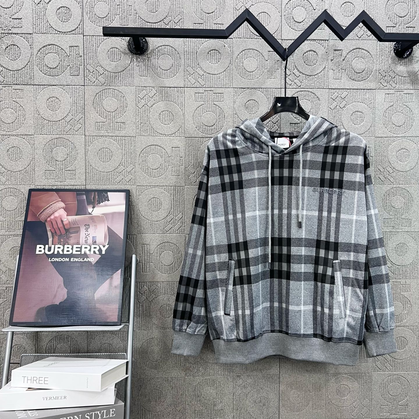 Burberry 버버리 체크 패턴 레터링 로고 스몰 라벨 자수 후드티 맨투맨 티셔츠 의류