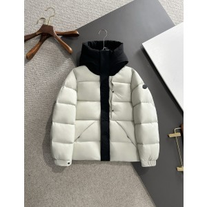MONCLER 몽클레어 몽클레르 블랙워리어 패딩 점퍼 의류 (화이트)