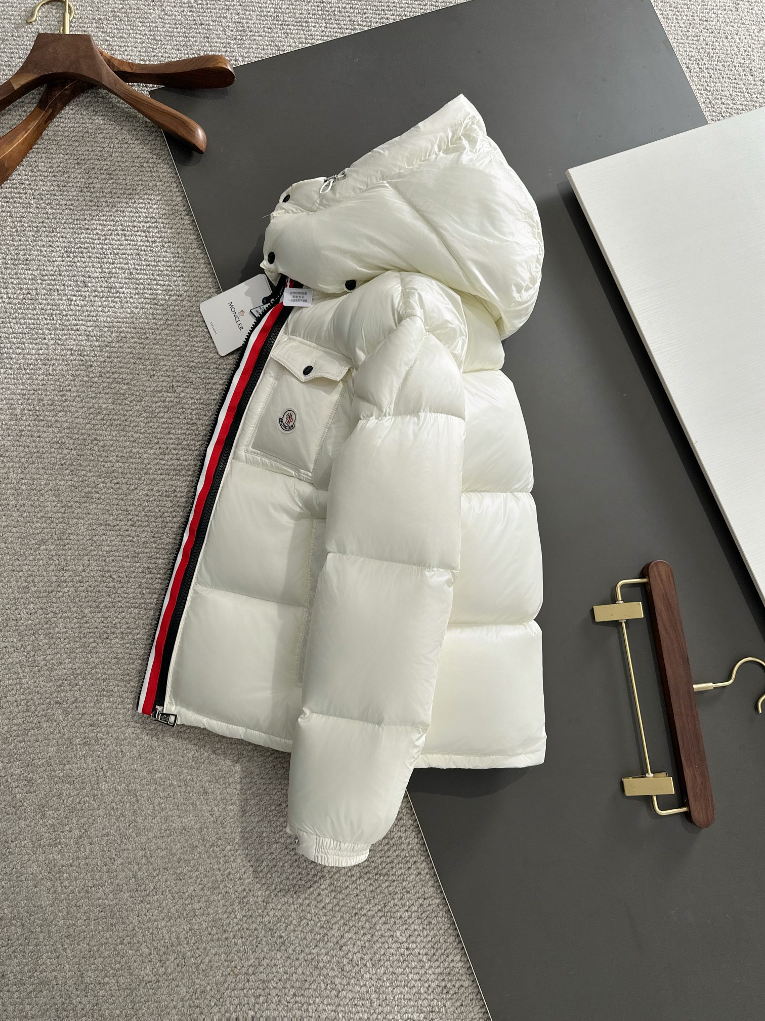 MONCLER 몽클레어 몽클레르 삼색 스트라이프 클래식 패딩 점퍼 의류