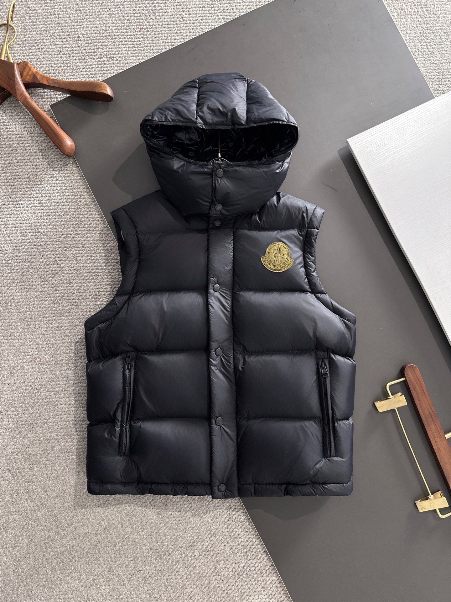 Moncler 몽클레어 몽클레르 로고 탈부착 소매 패딩 점퍼 의류