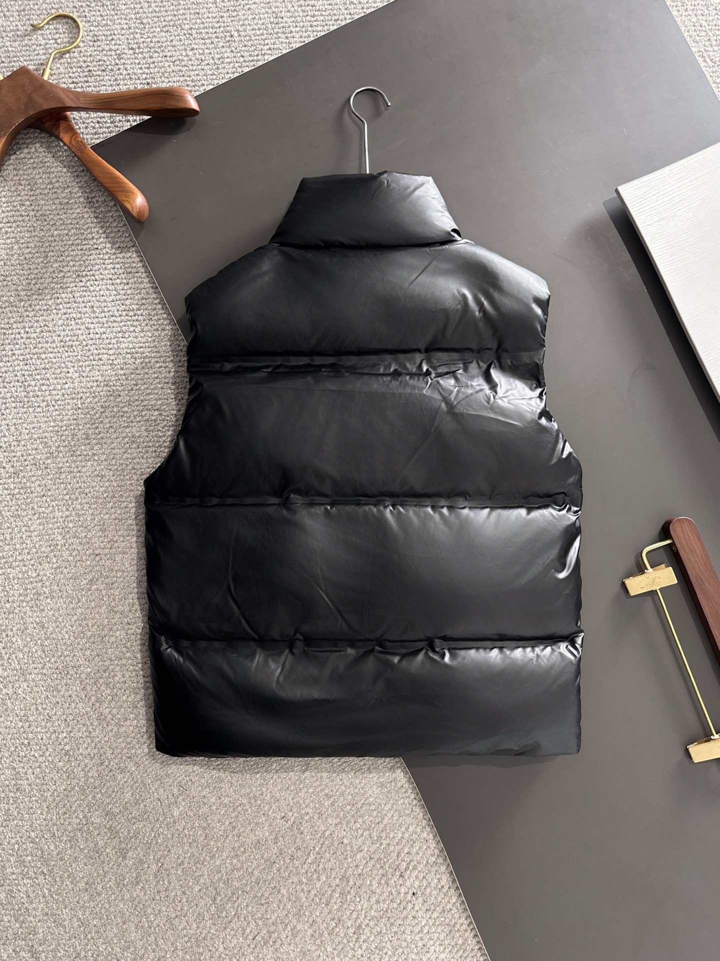 PRADA 프라다 레드라인 패딩 조끼 베스트 의류