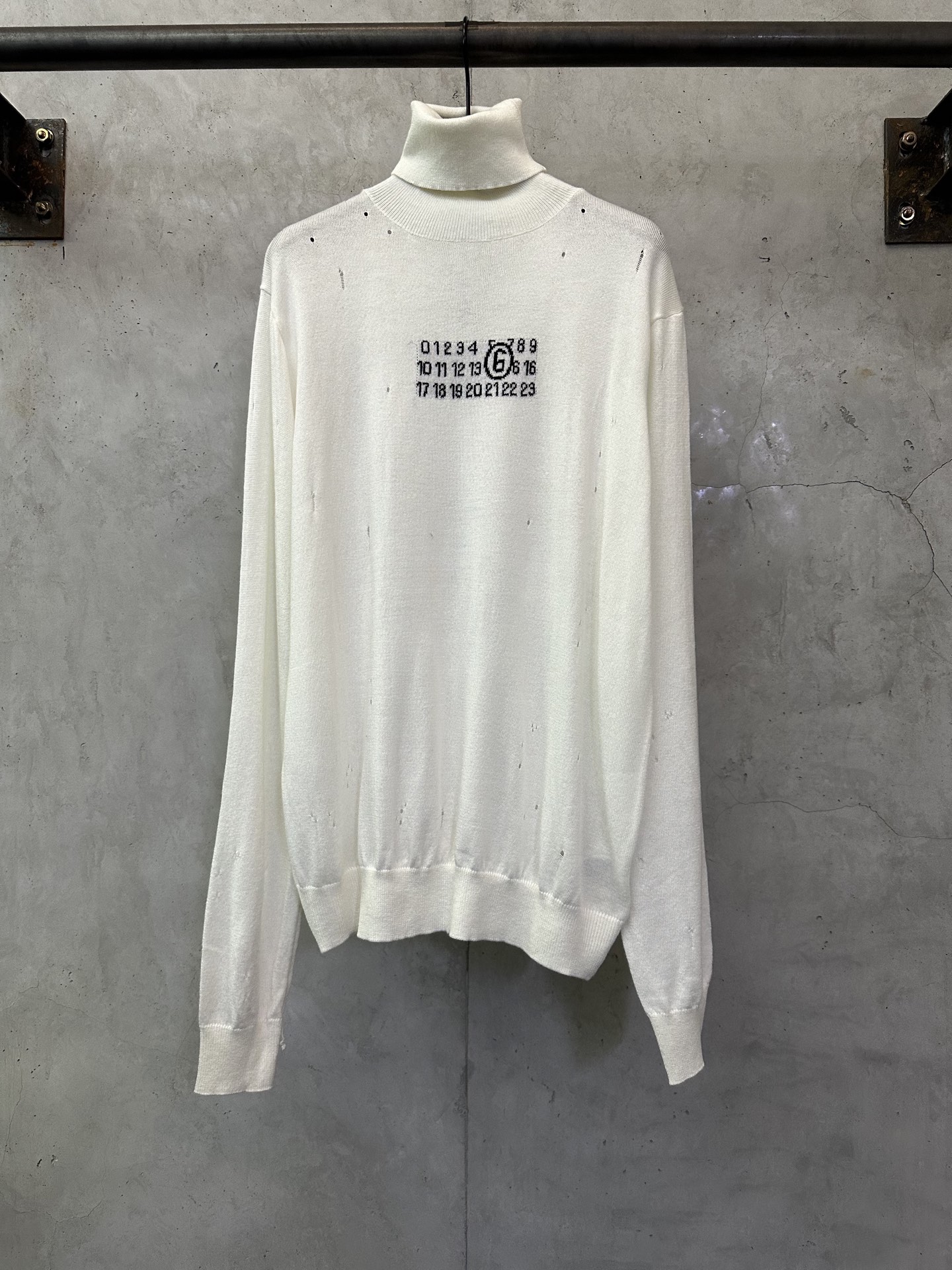 Maison Margiela 메종 마르지엘라 디스트로이드 니트 하이넥 스웨터 의류