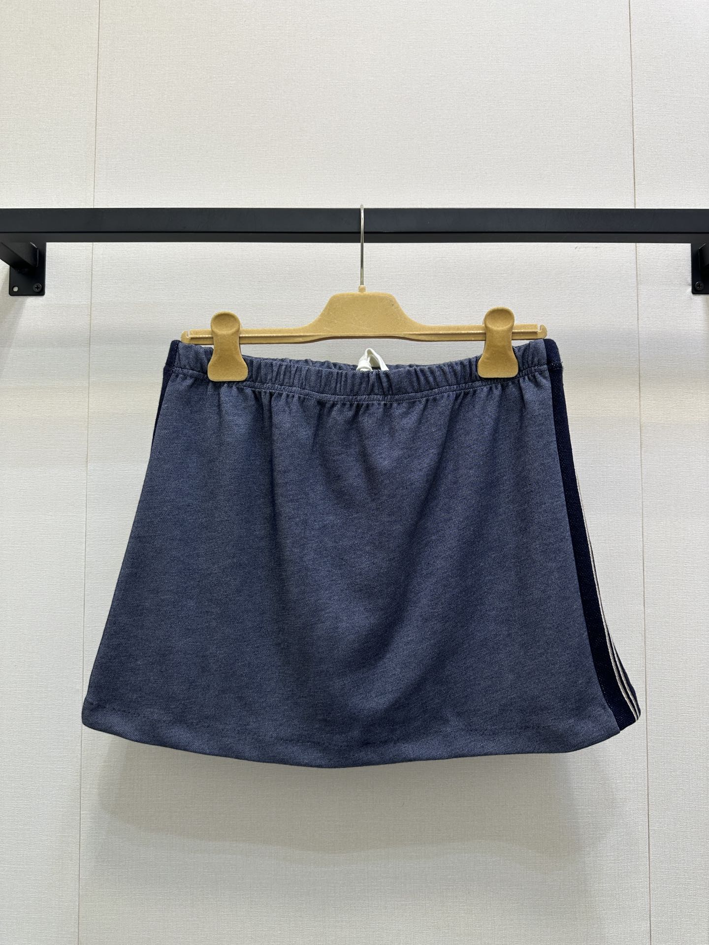 miumiu 미우미우 트리밍 미니스커트 치마 의류