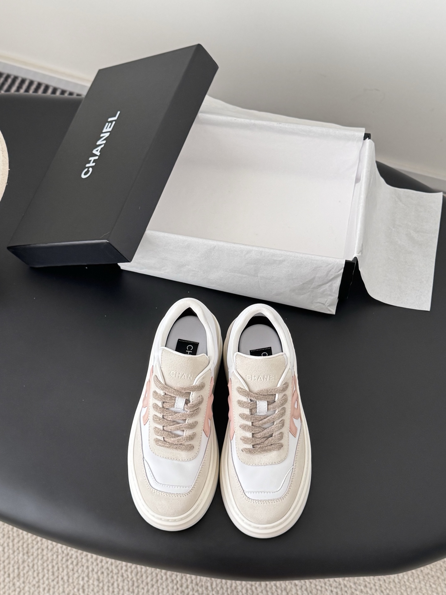 Chanel 샤넬 실버 스니커즈 신발