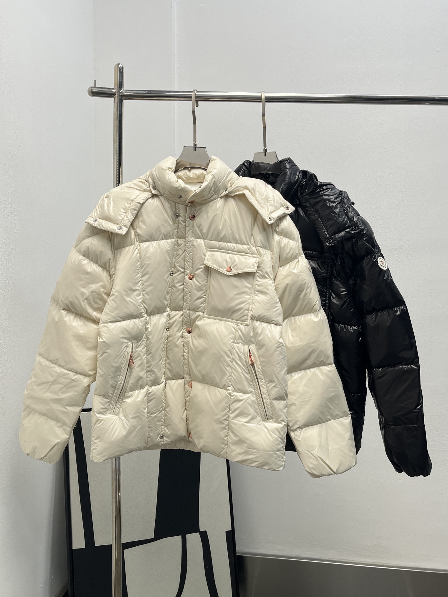 Moncler Serfanto 몽클레어 몽클레르 후드 다운 점퍼 패딩 의류