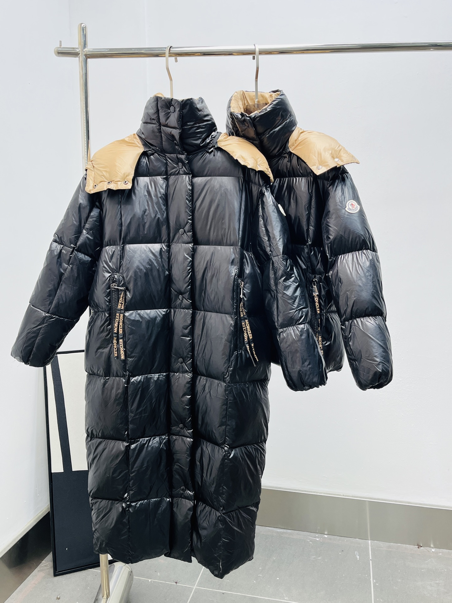 Moncler 몽클레어 몽클레르 하이퀄리티 배색 롱패딩 의류
