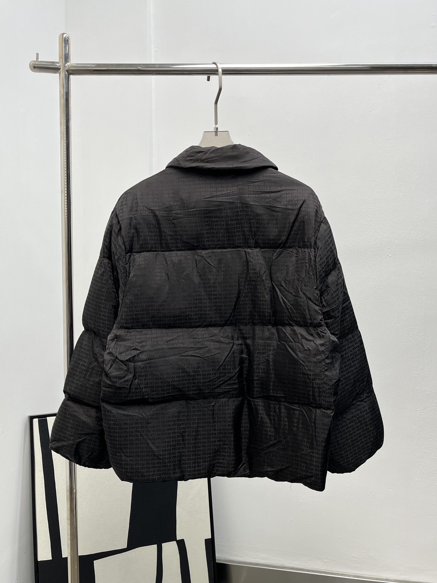 miumiu 미우미우 레터링 자카드 하이넥 다운 점퍼 패딩 의류