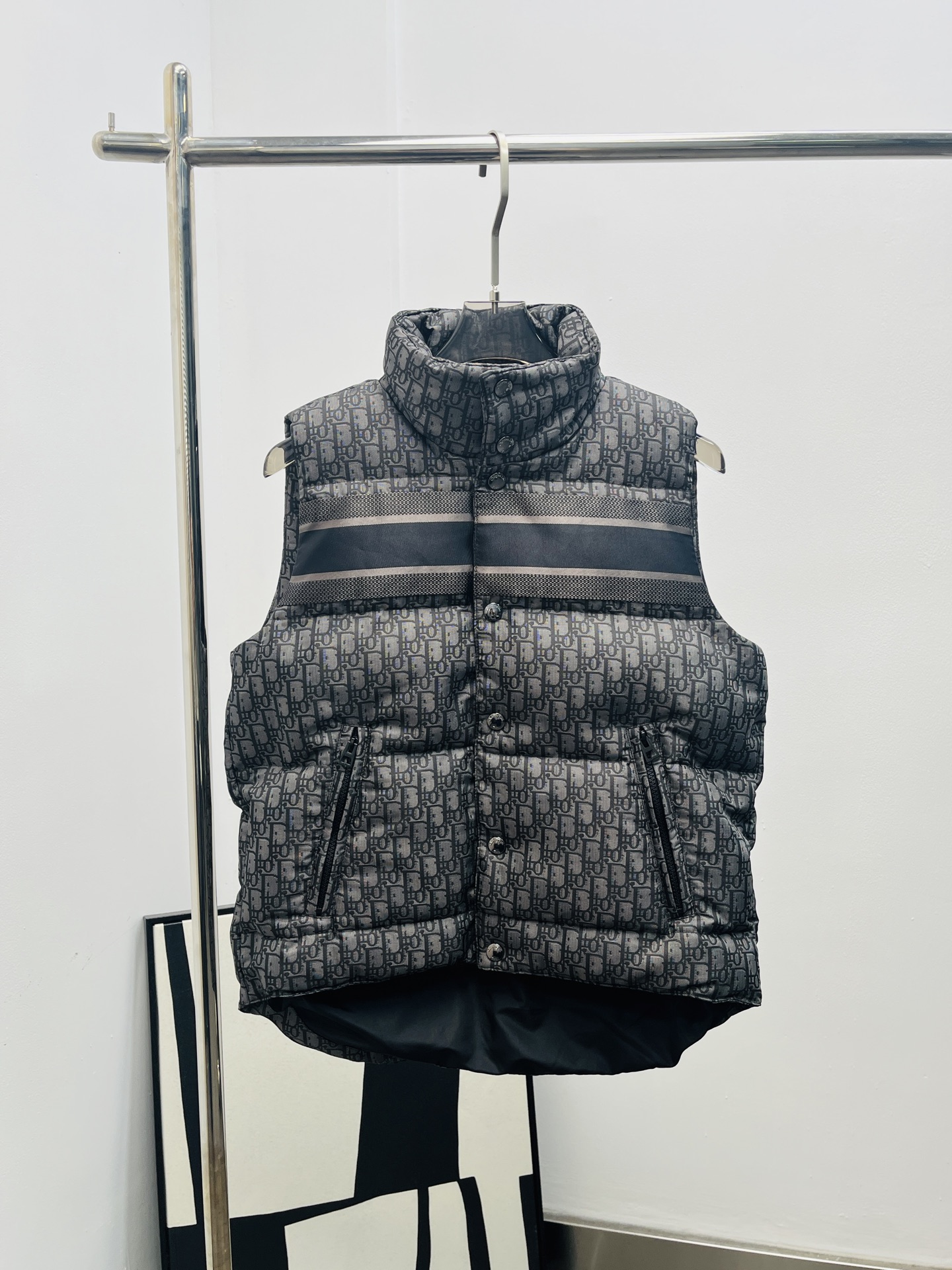 Dior CD 디올 하이넥 자카드 다운 베스트 패딩 조끼 의류