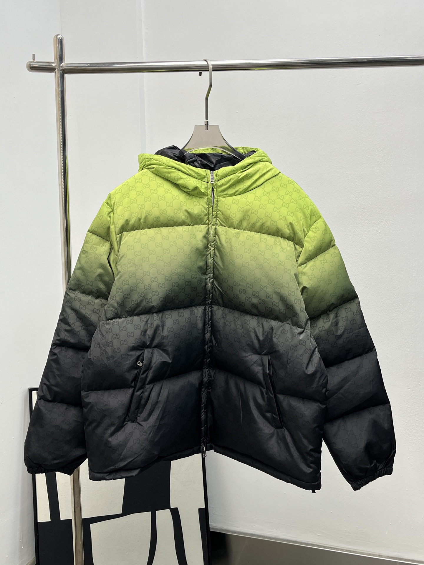 Gucci 구찌 커스텀 풀 프린트 레터링 자카드 그라데이션 후드 다운 재킷 패딩 점퍼 의류