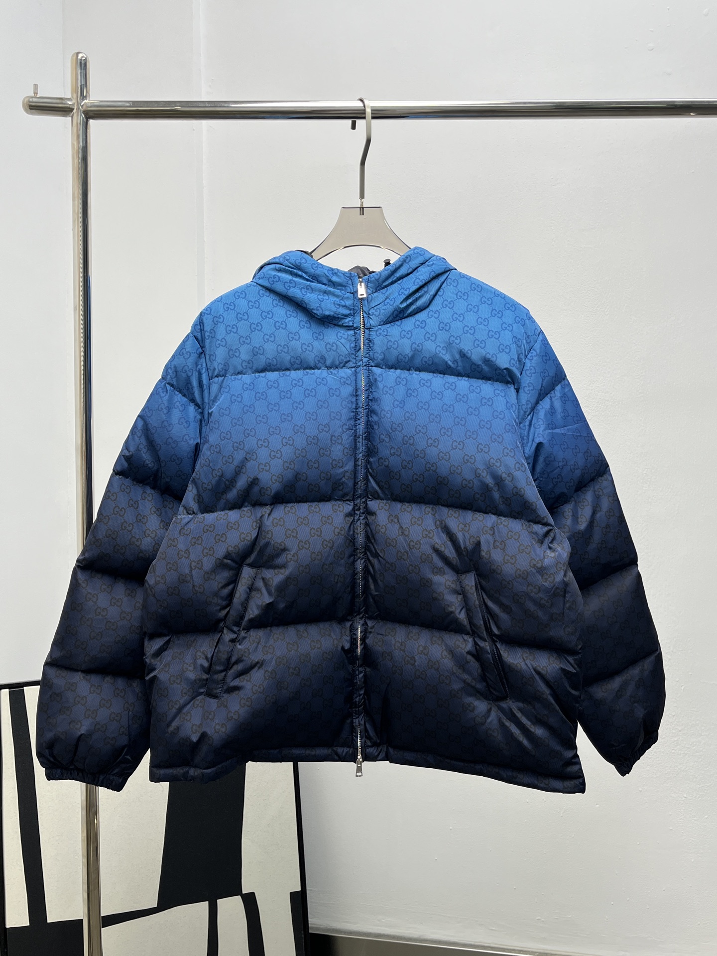 Gucci 구찌 커스텀 풀 프린트 레터링 자카드 그라데이션 후드 다운 재킷 패딩 점퍼 의류