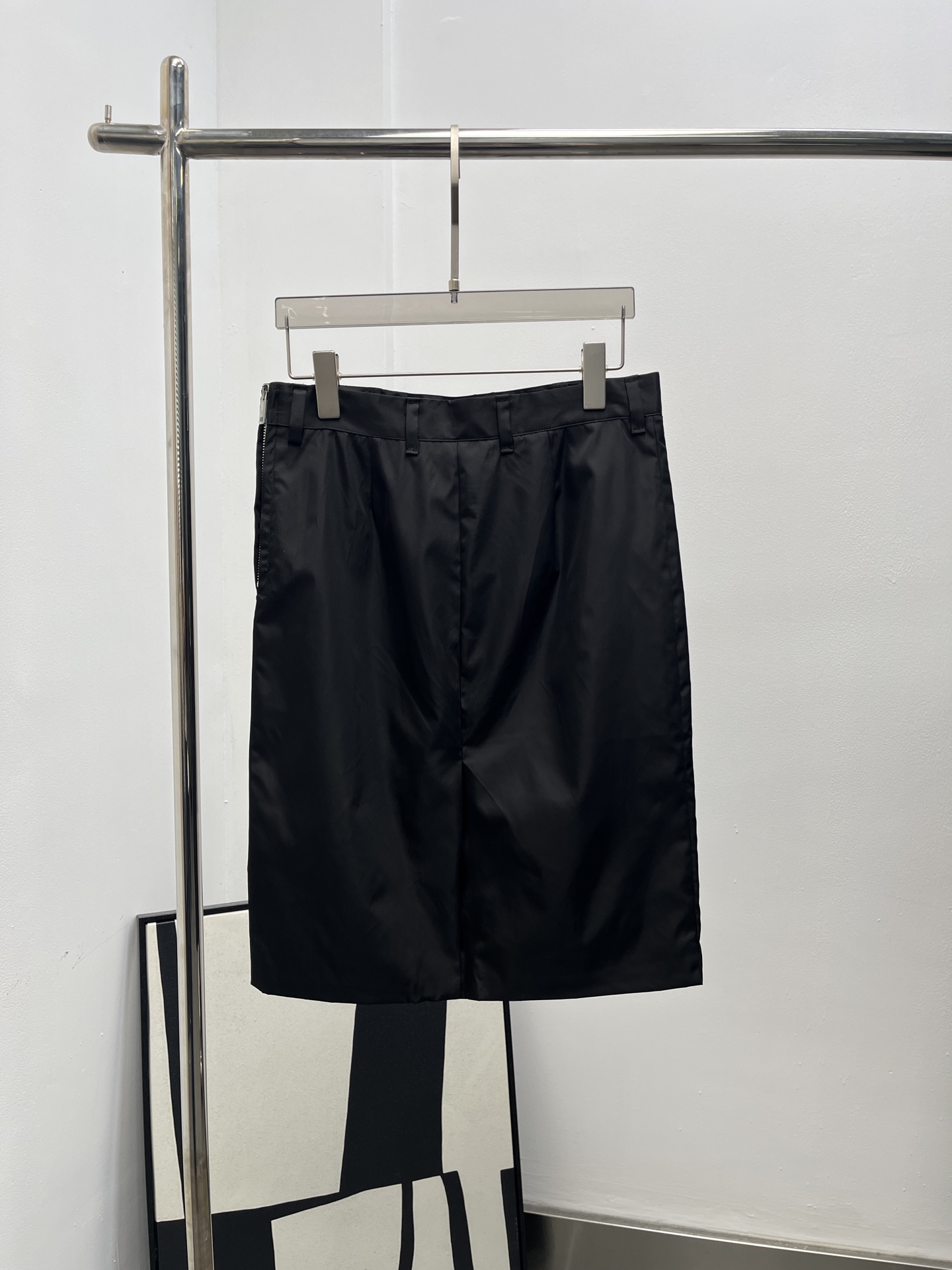 Prada 프라다 하이웨이스트 스트레이트 나일론 미디 스커트 치마 의류