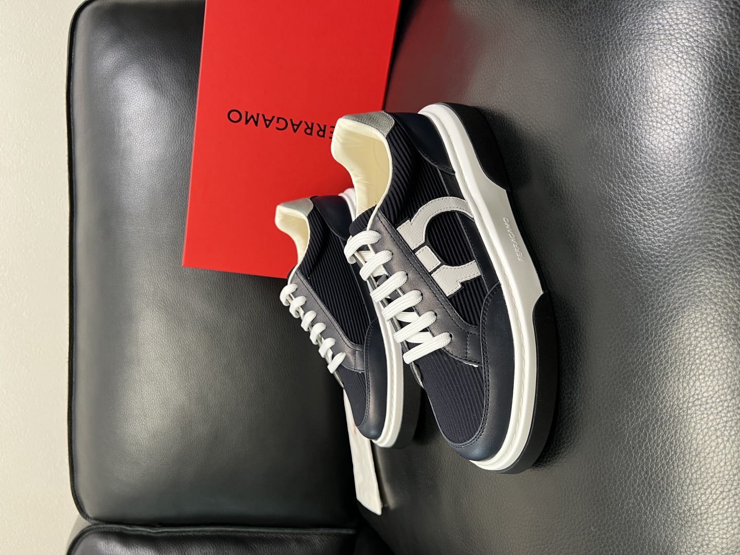 Ferragamo 페라가모 최고급 수제 스니커즈 신발